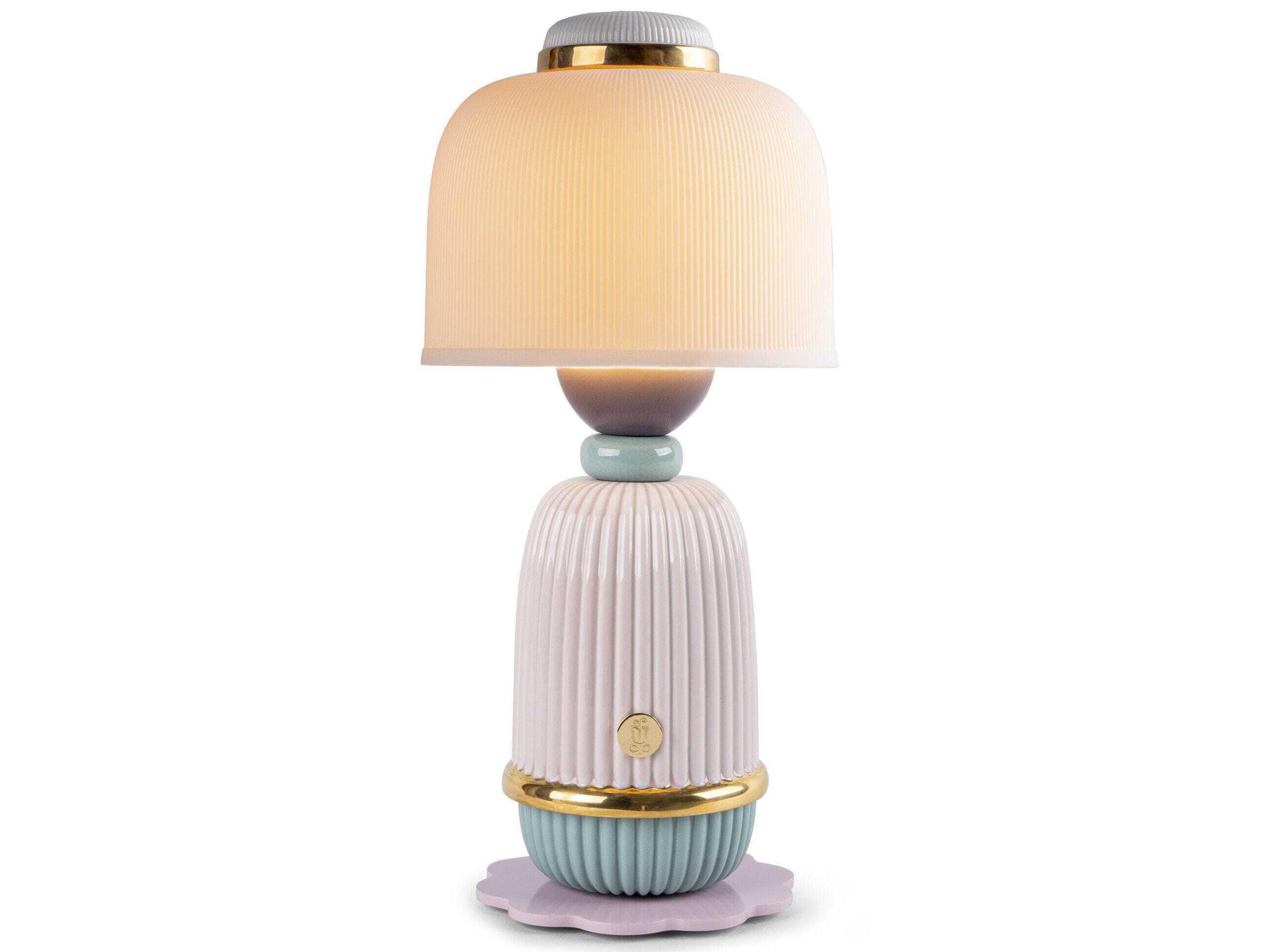 Kokeshi Table Lamp in Pink