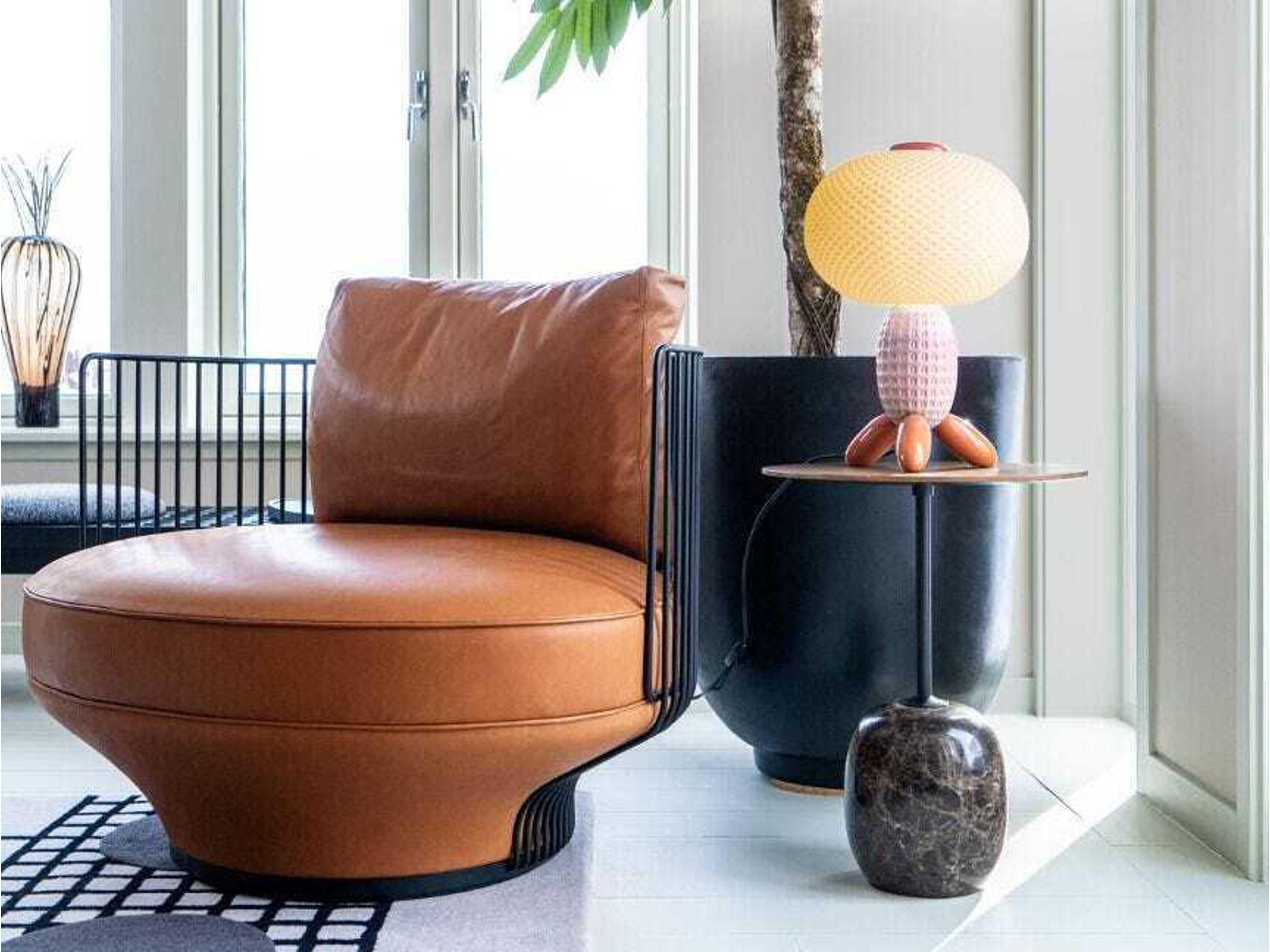 Lladro Soft Blown Pink Table Lamp