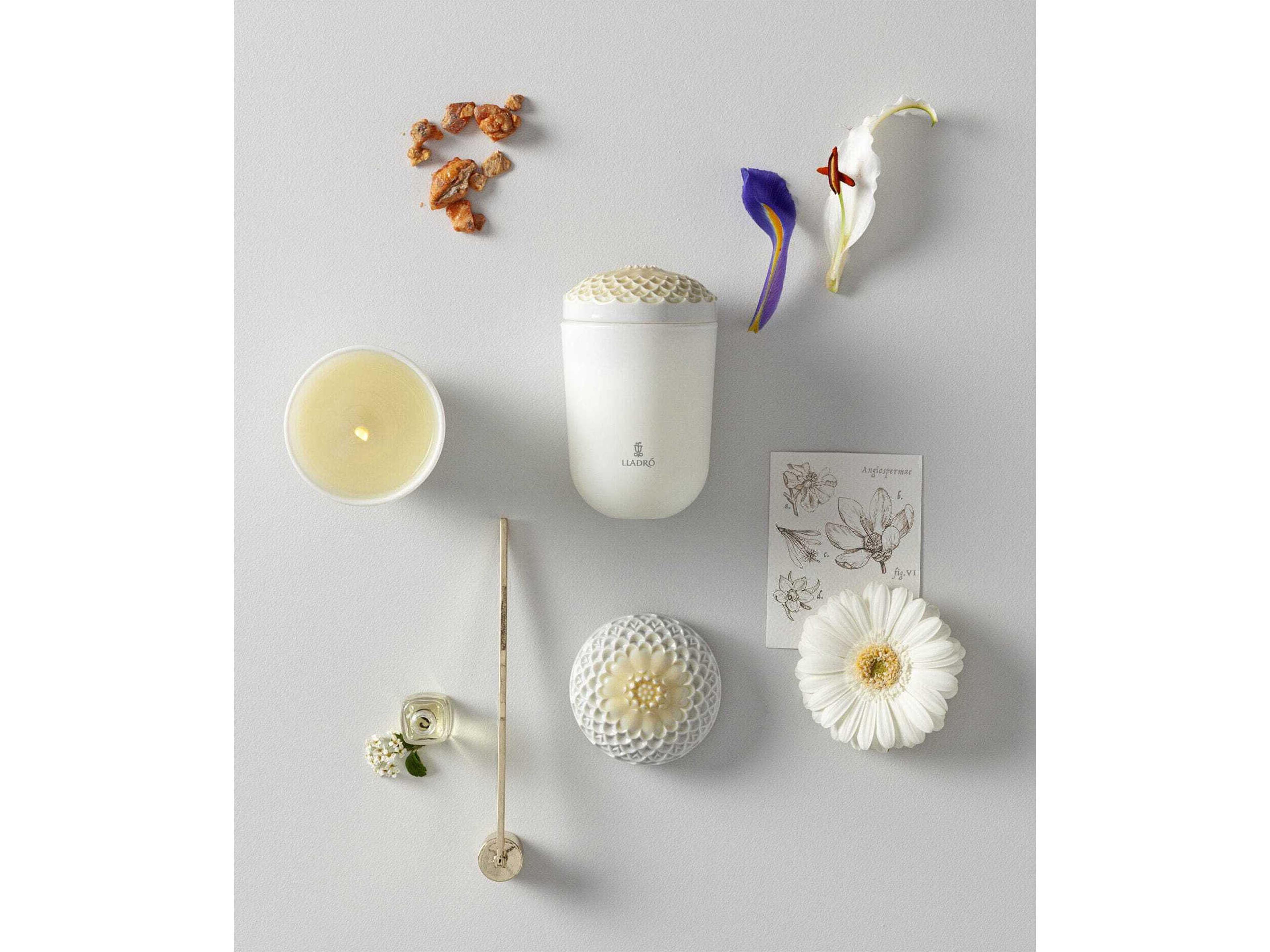 Lladro Echoes of Nature Tropical Blossoms Candle
