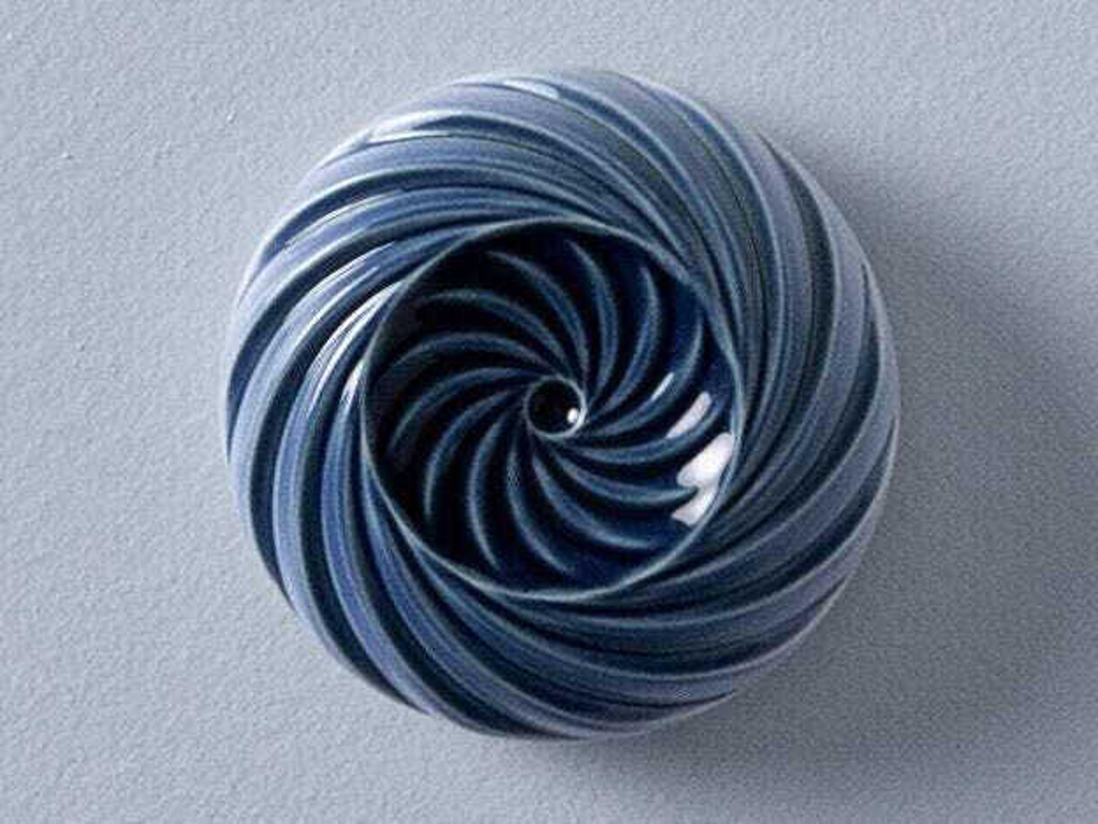 Lladro Echoes of Nature Unbreakable Spirit Candle