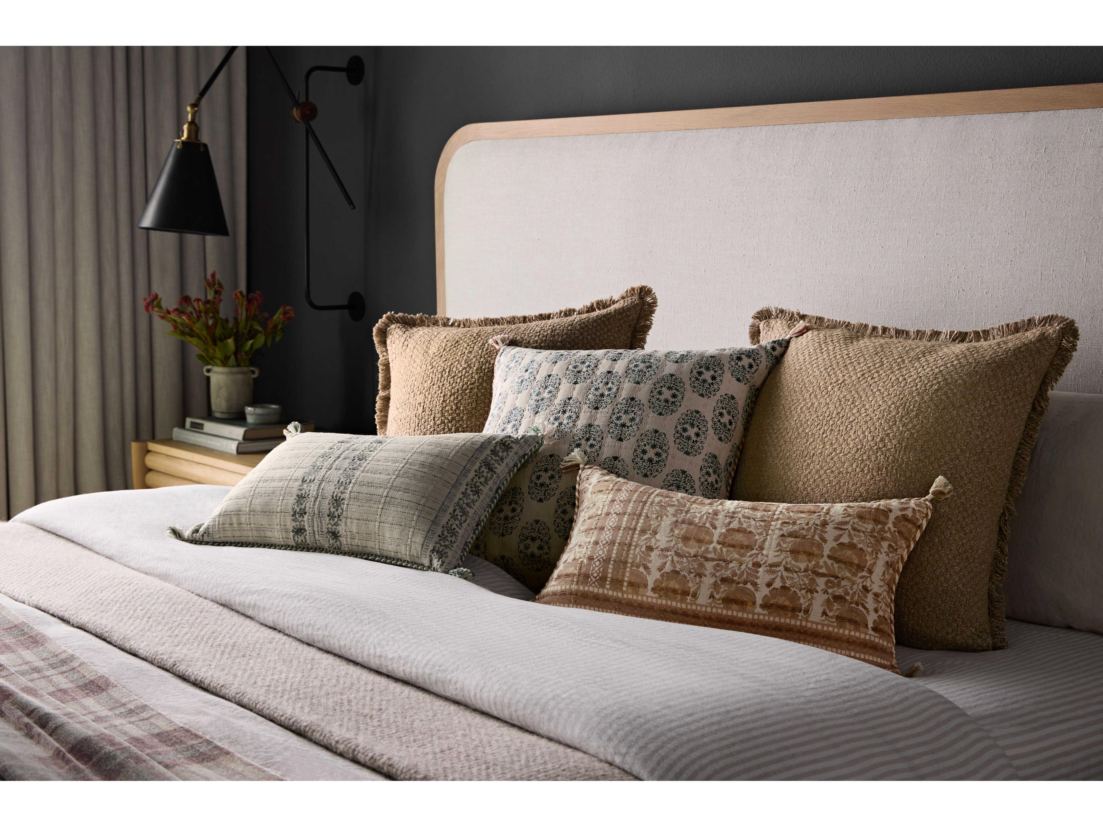 Loloi Rugs Blush / Ivory Pillow