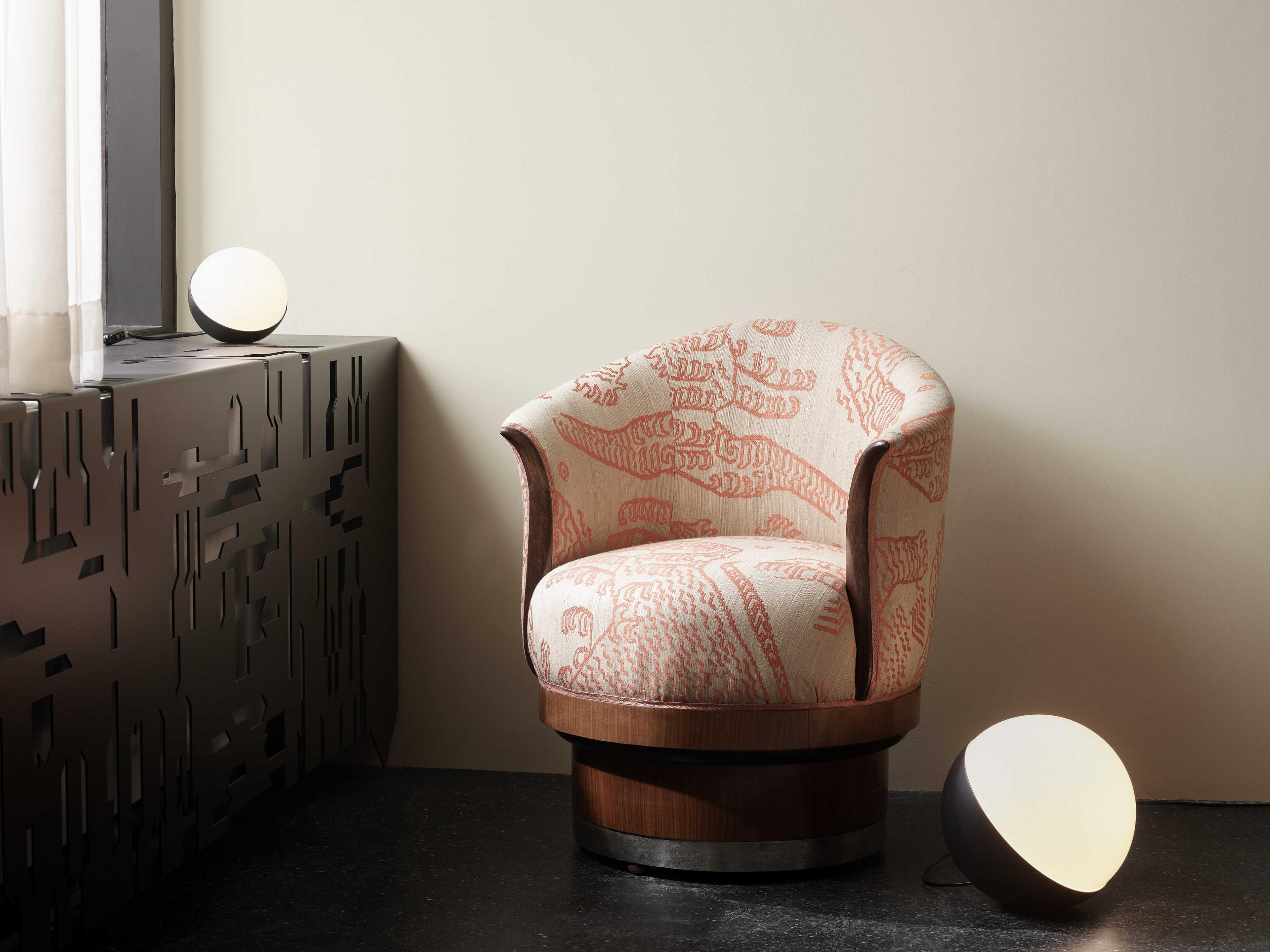 Louis Poulsen VL Studio Black Table Lamp