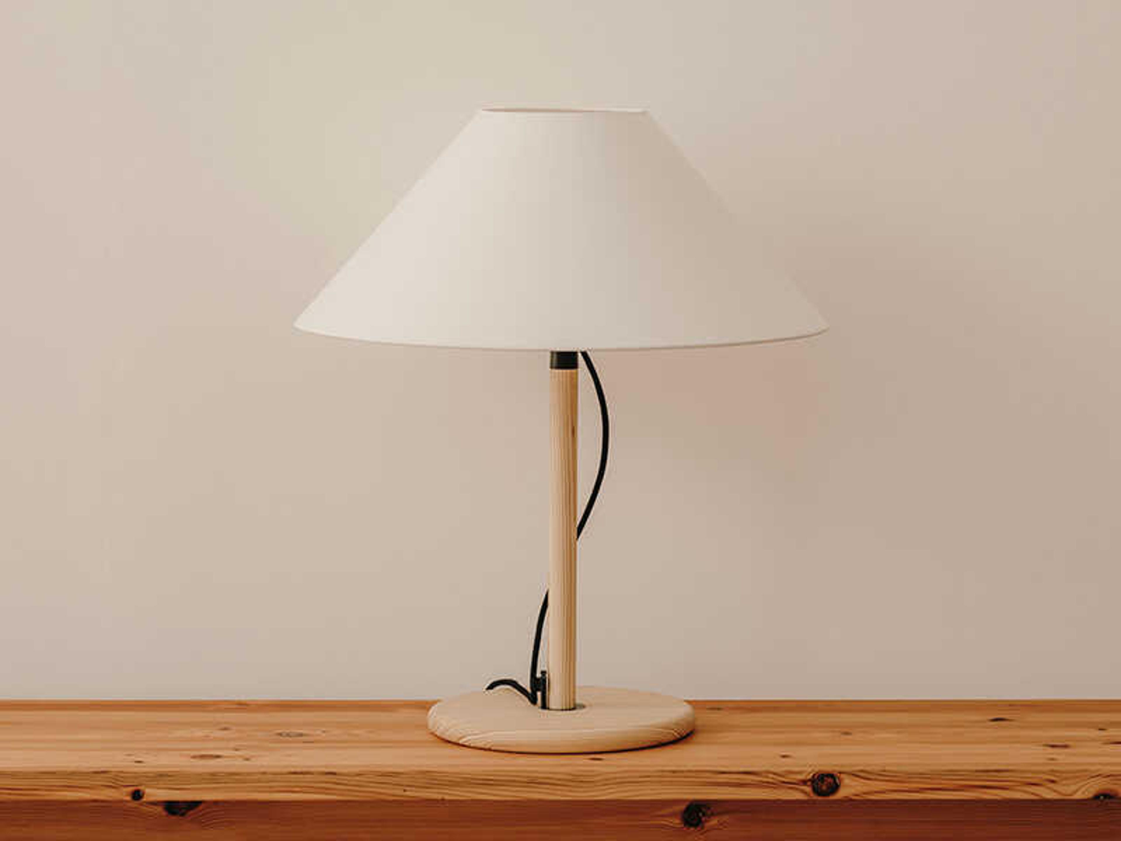 Luxcambra Clasica Pinewood Melis Scroll White Parchment Brown Table Lamp