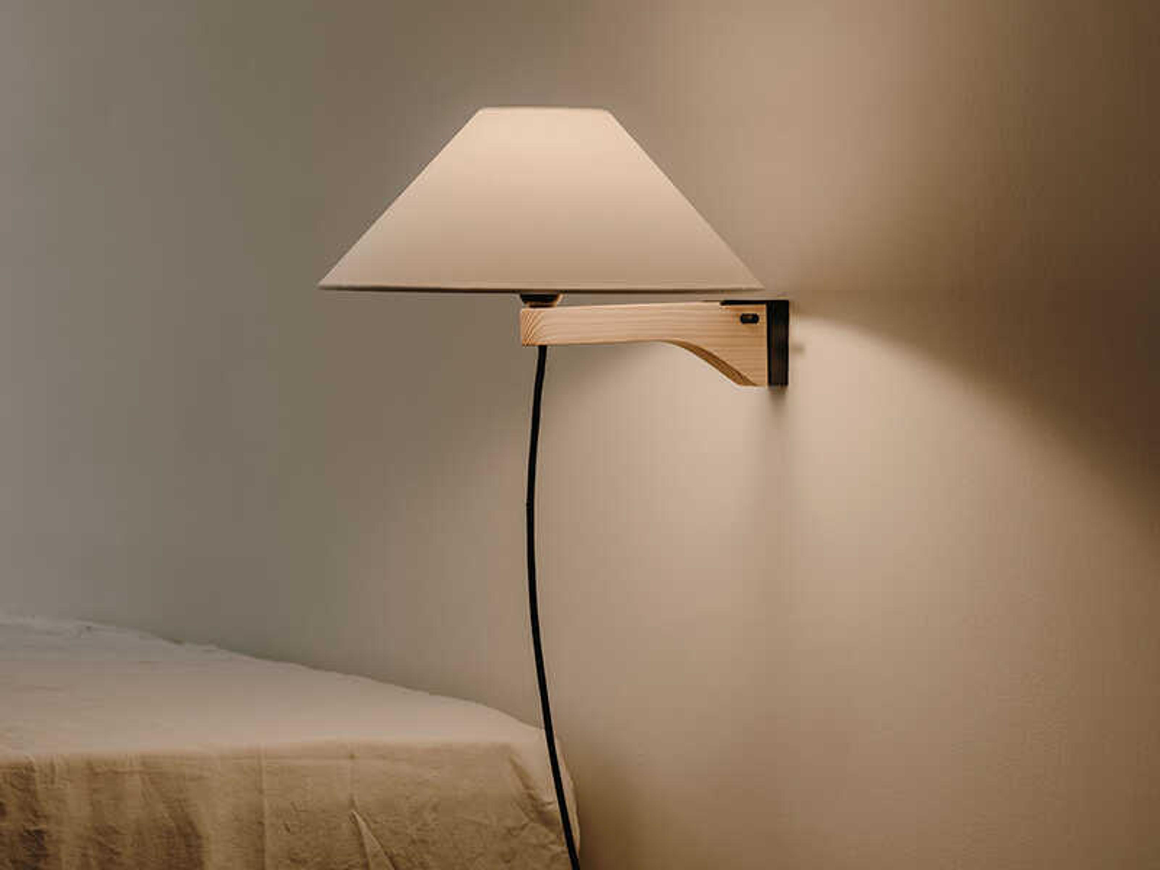 Luxcambra Clasica 1-Light Pinewood Melis Brown Wall Sconce