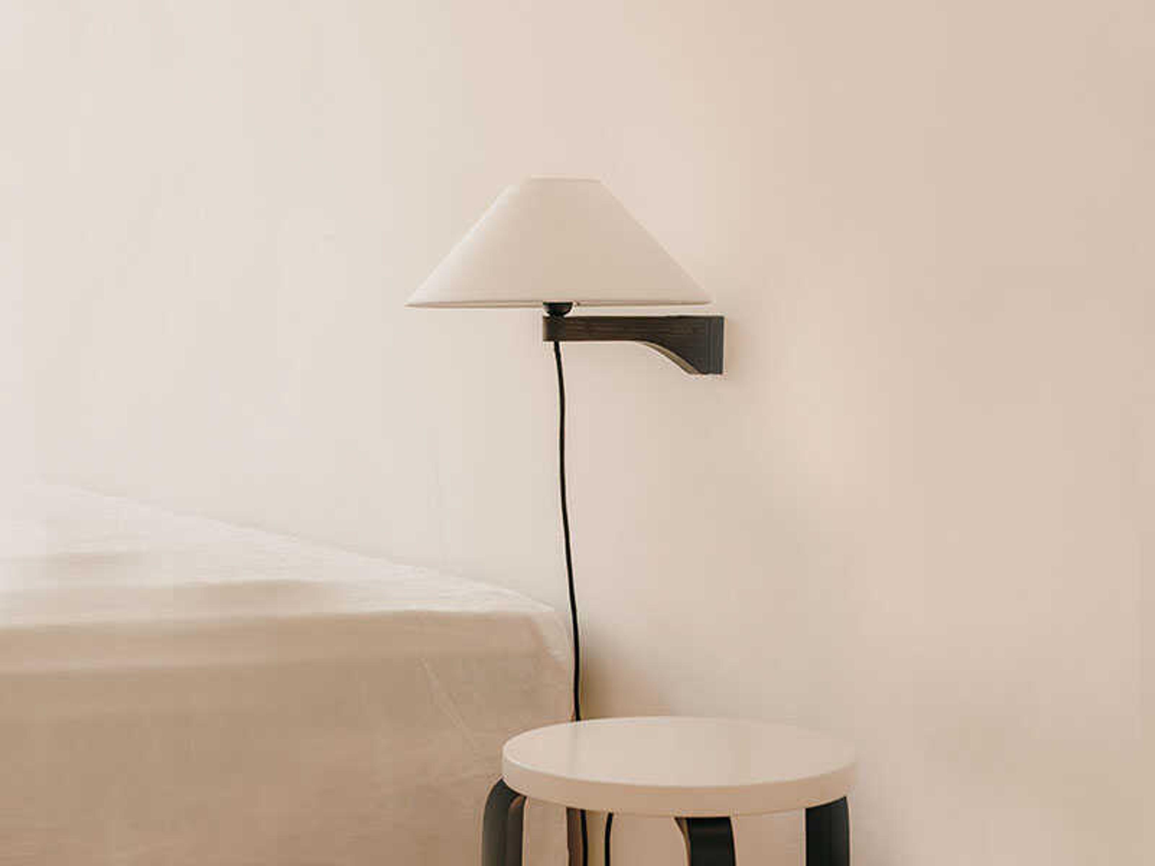 Luxcambra Clasica 1-Light Pinewood Melis Painted Black Wall Sconce