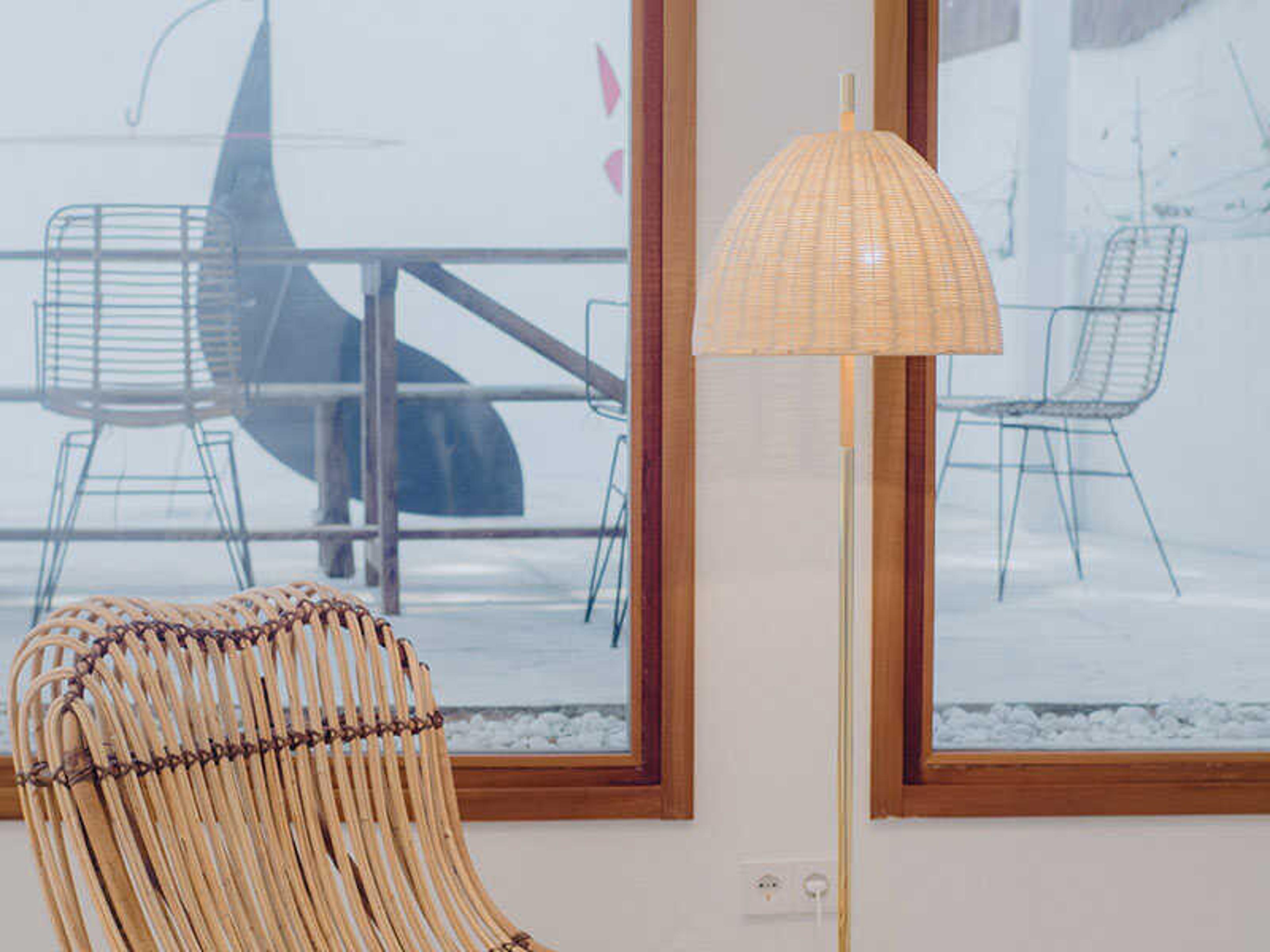 Luxcambra Ama Natural Wicker White Floor Lamp