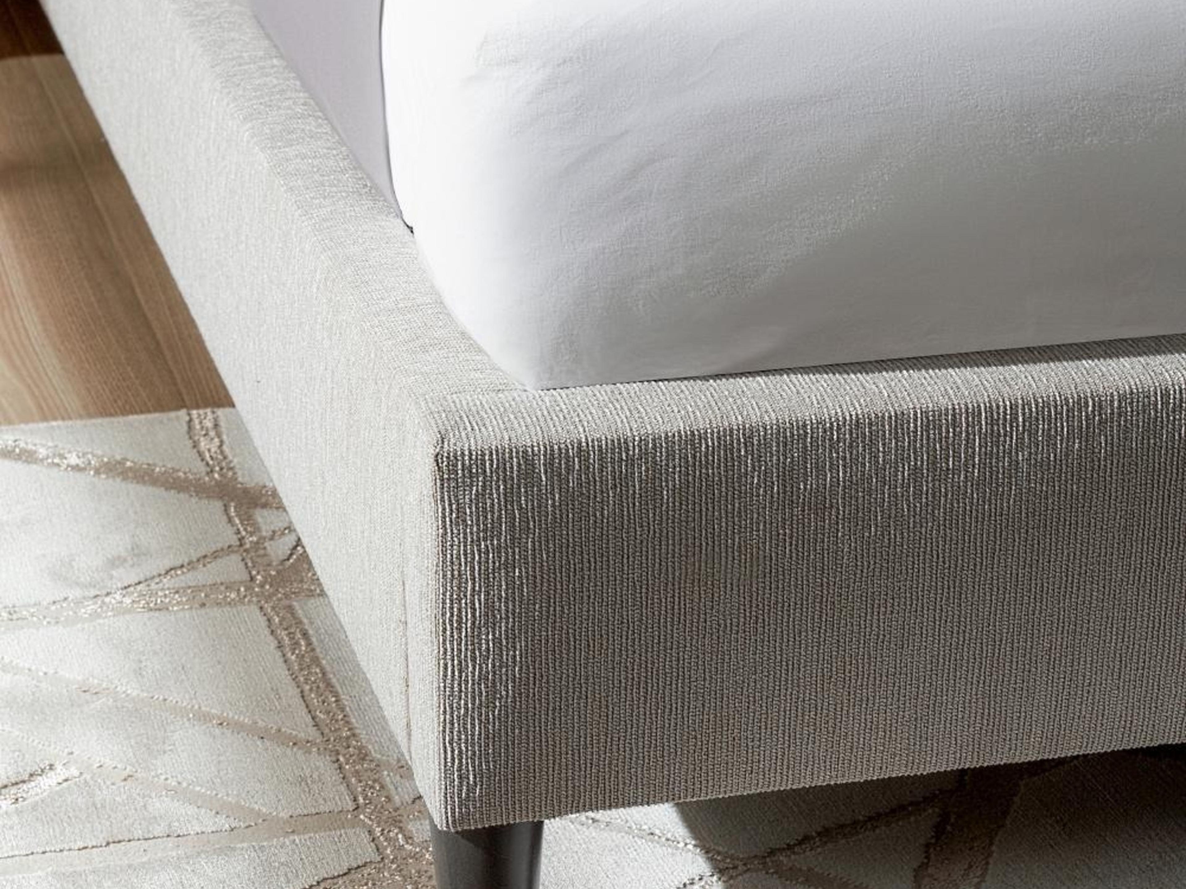 Luxecor Atelier Gray Rubberwood Upholstered King Platform Bed