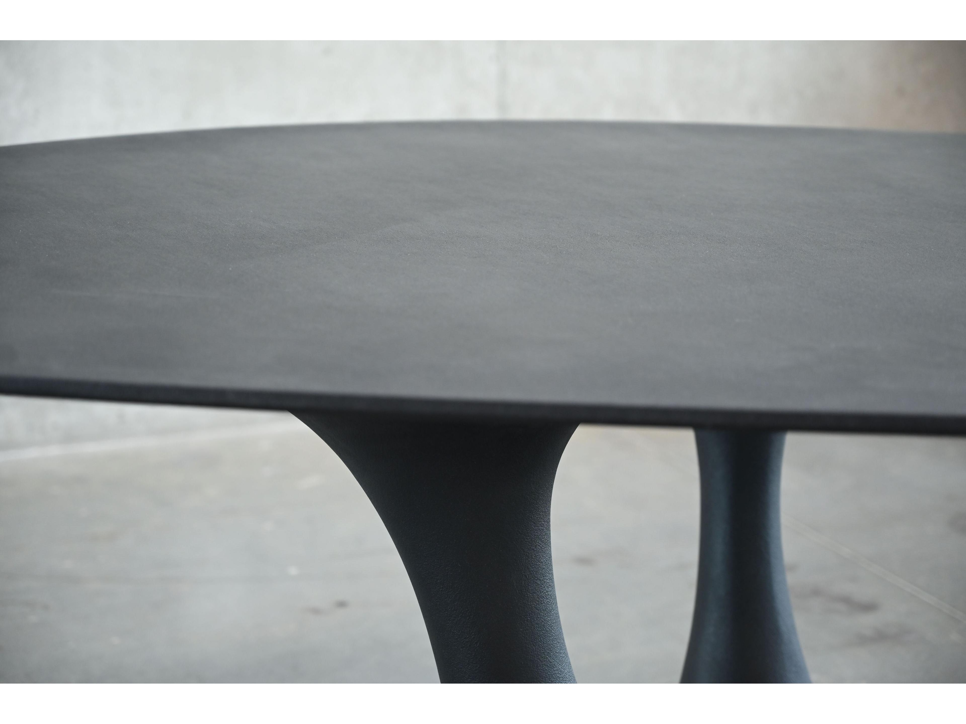 Mobital Groot Oval Dining Table
