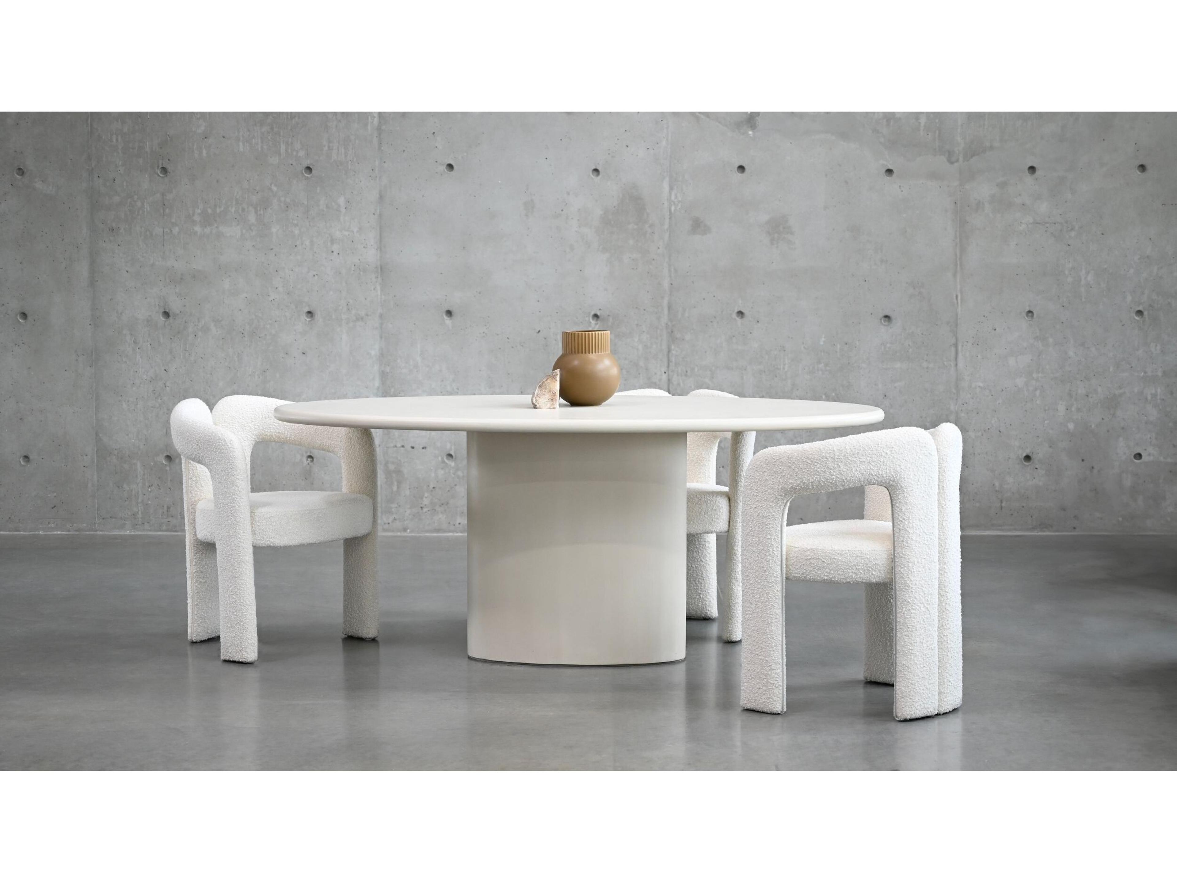 Mobital Tugg 71 Oval Dining Table
