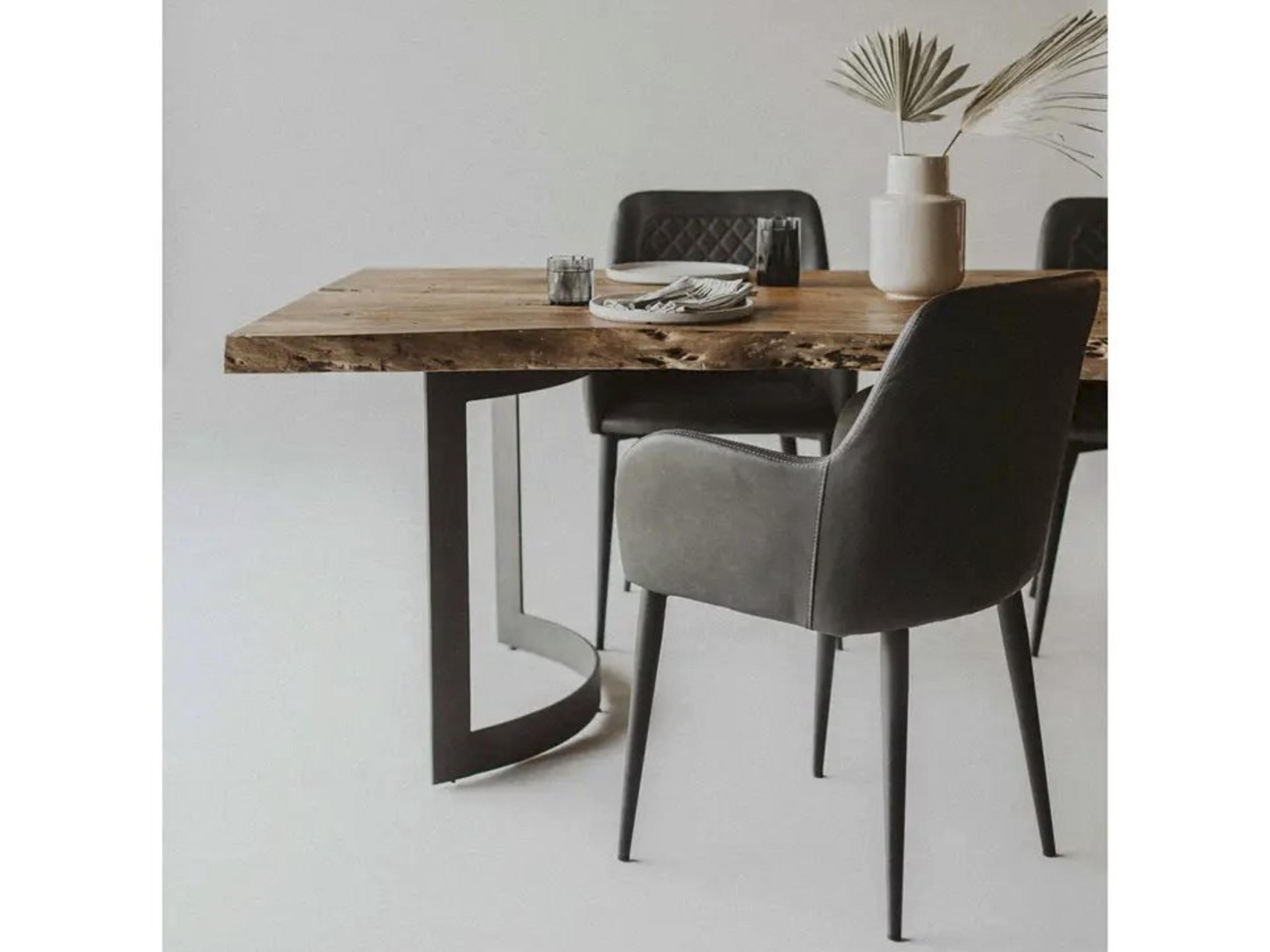 Bent Dining Set