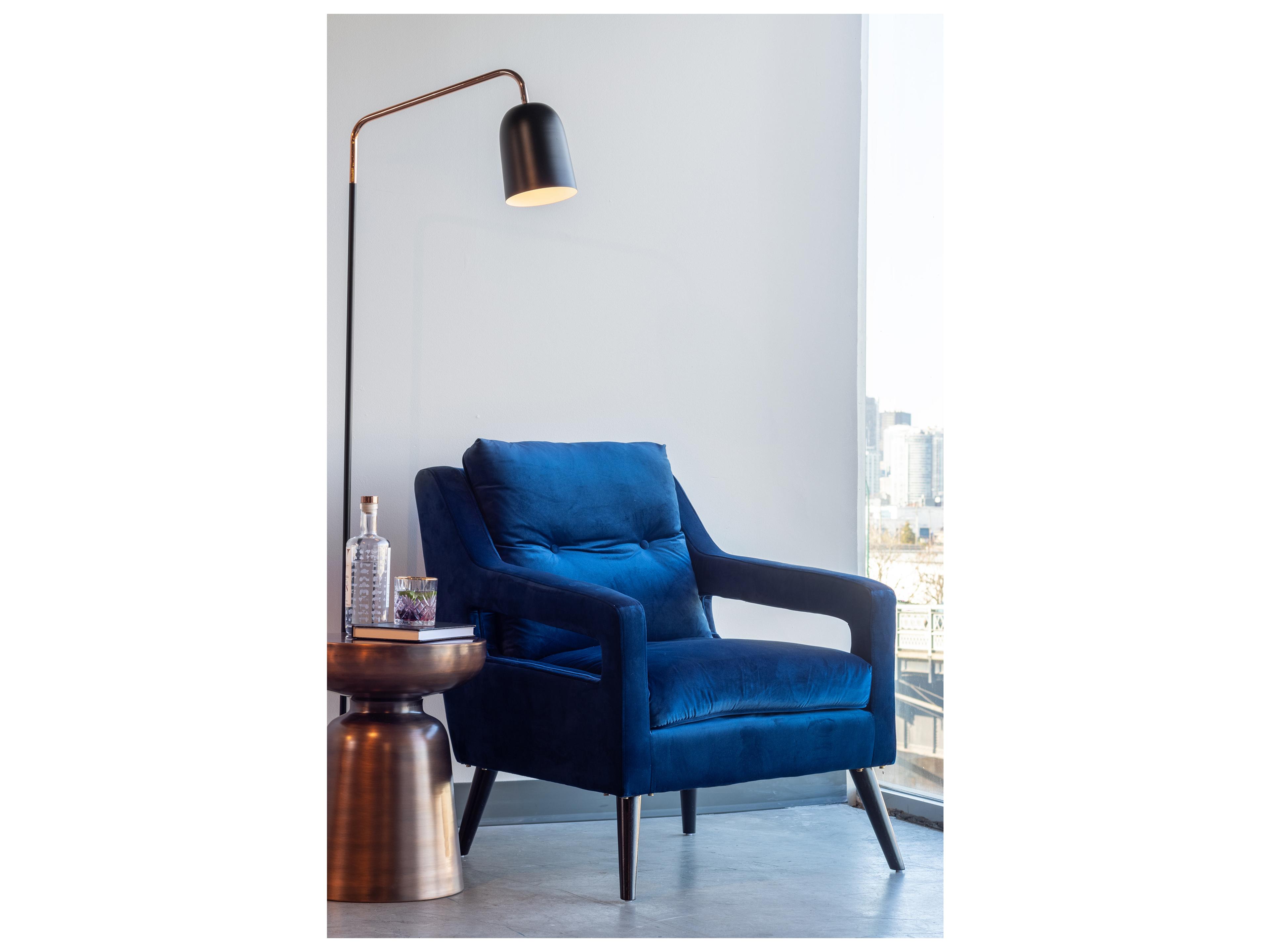 Moe's Home Arthur Round Metal End Table