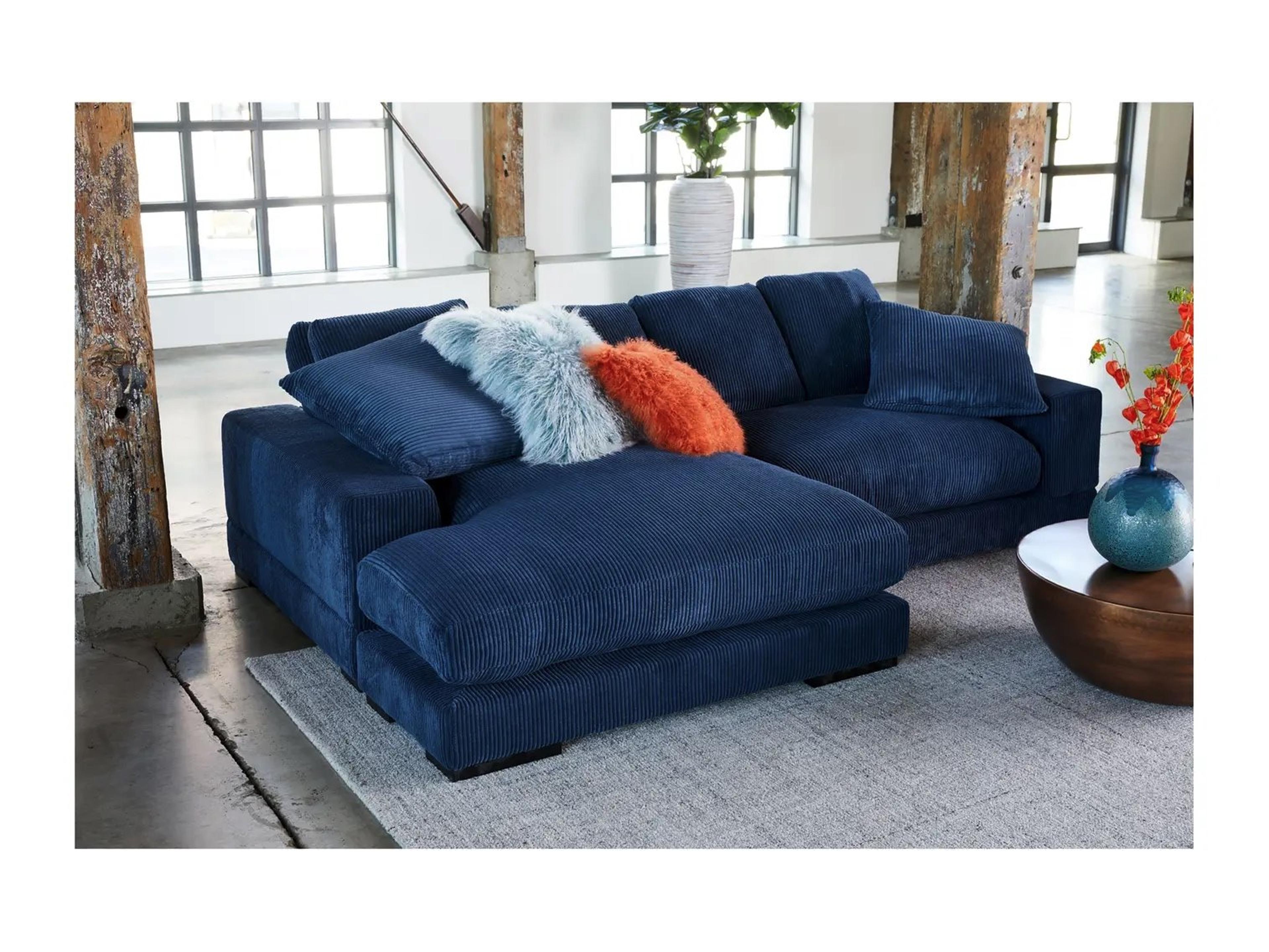 Moe's Home Plunge Living Room Set