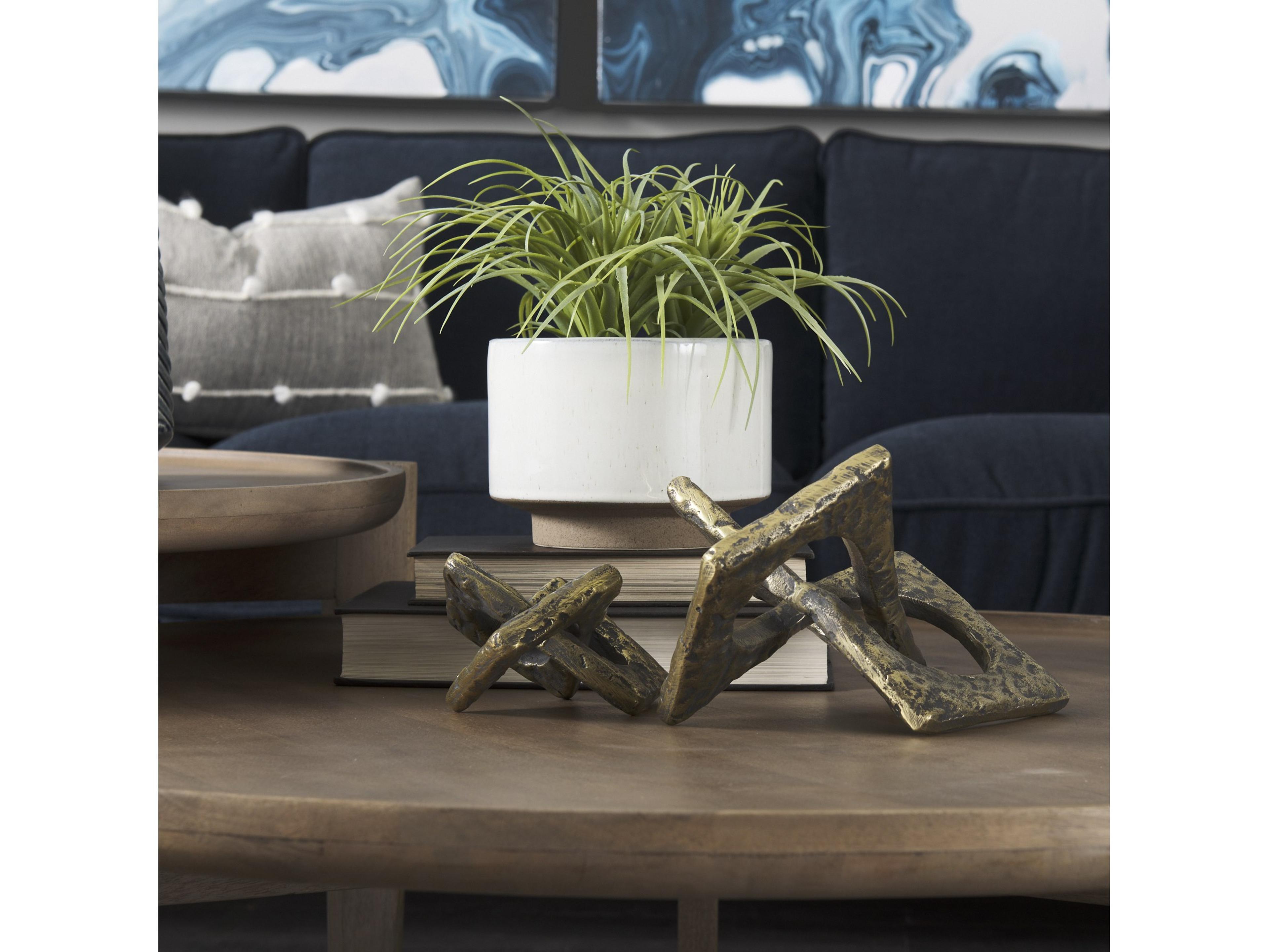 Mercana Delaunay I (Large) 10L X9W Gold Hammered Metal Interlinked Patterned