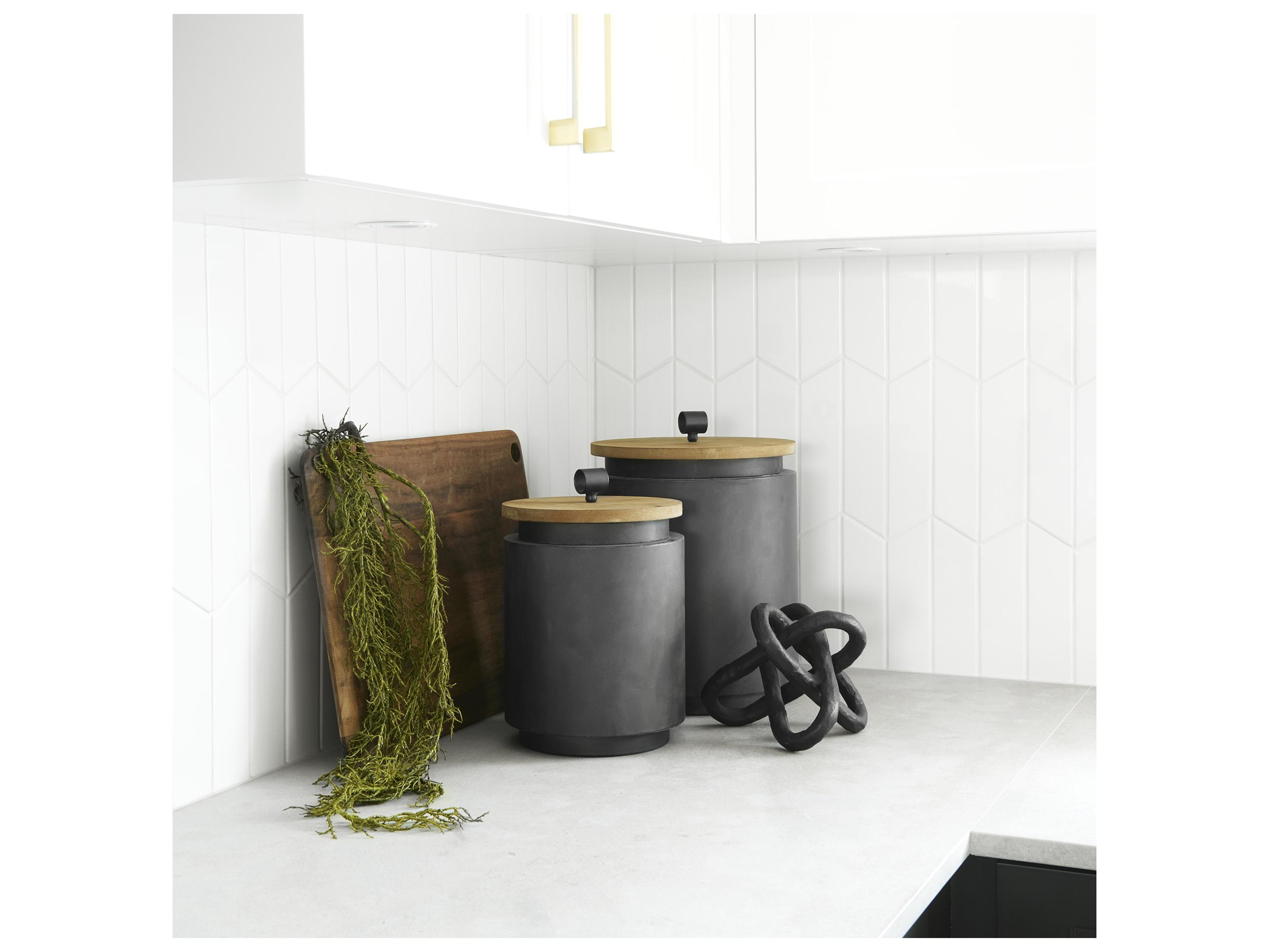 Mercana Wilhelm I (Small) 7L x 7W Black Metal Link Decor Object