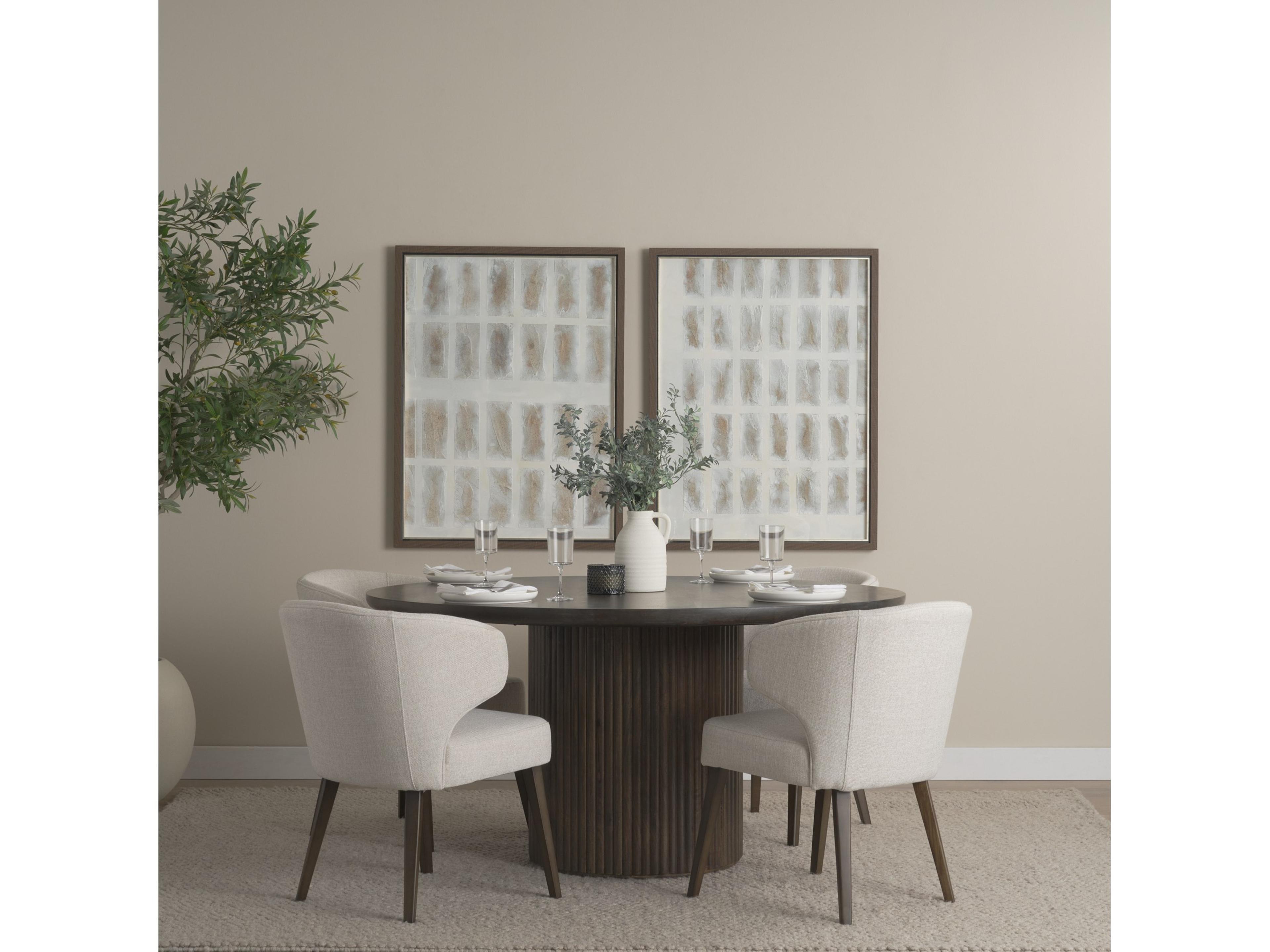 Mercana Terra Fluted Dining Table - 4 Niles Chairs