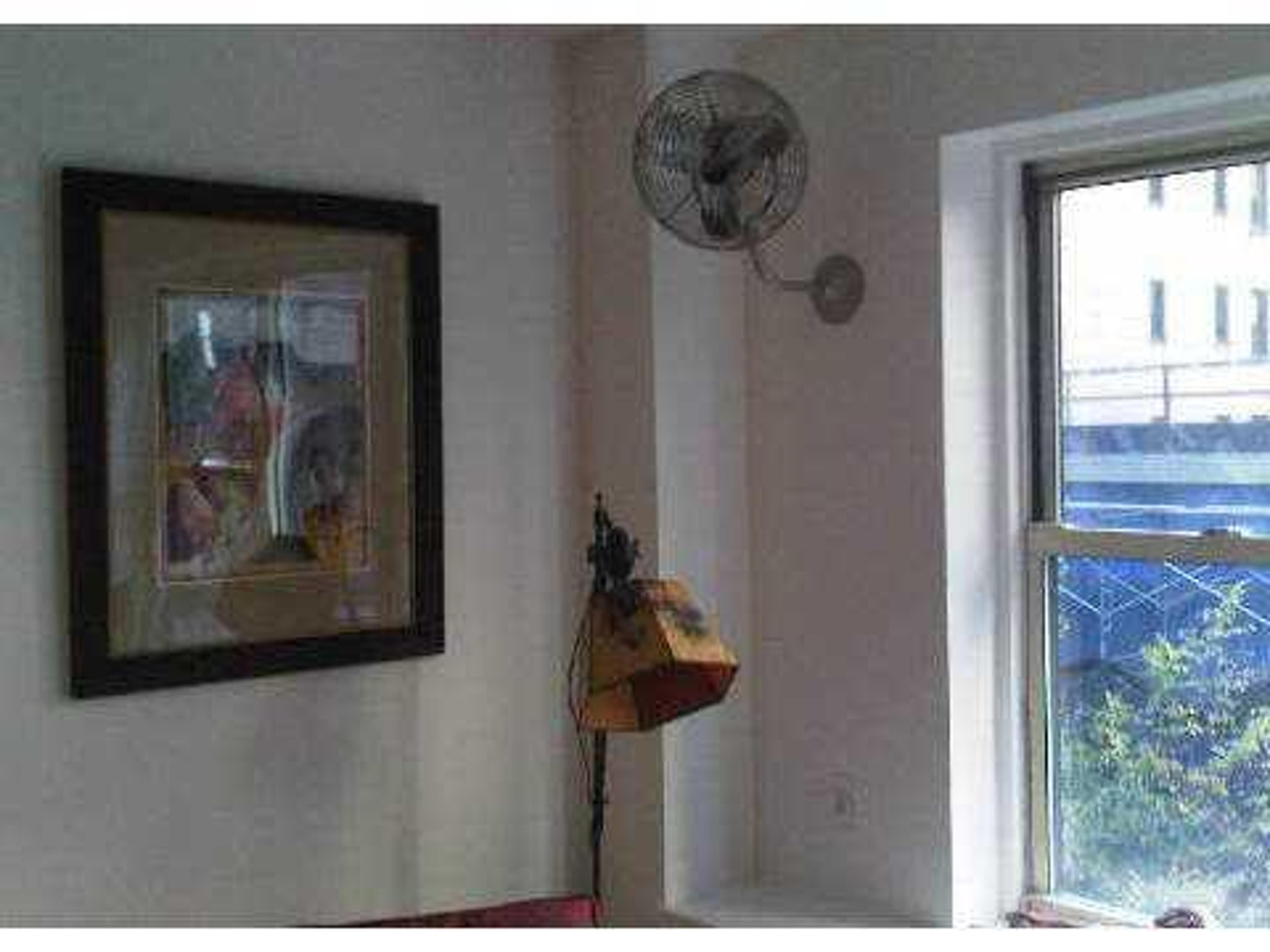 Matthews Fan Kaye 13" Wall Fan