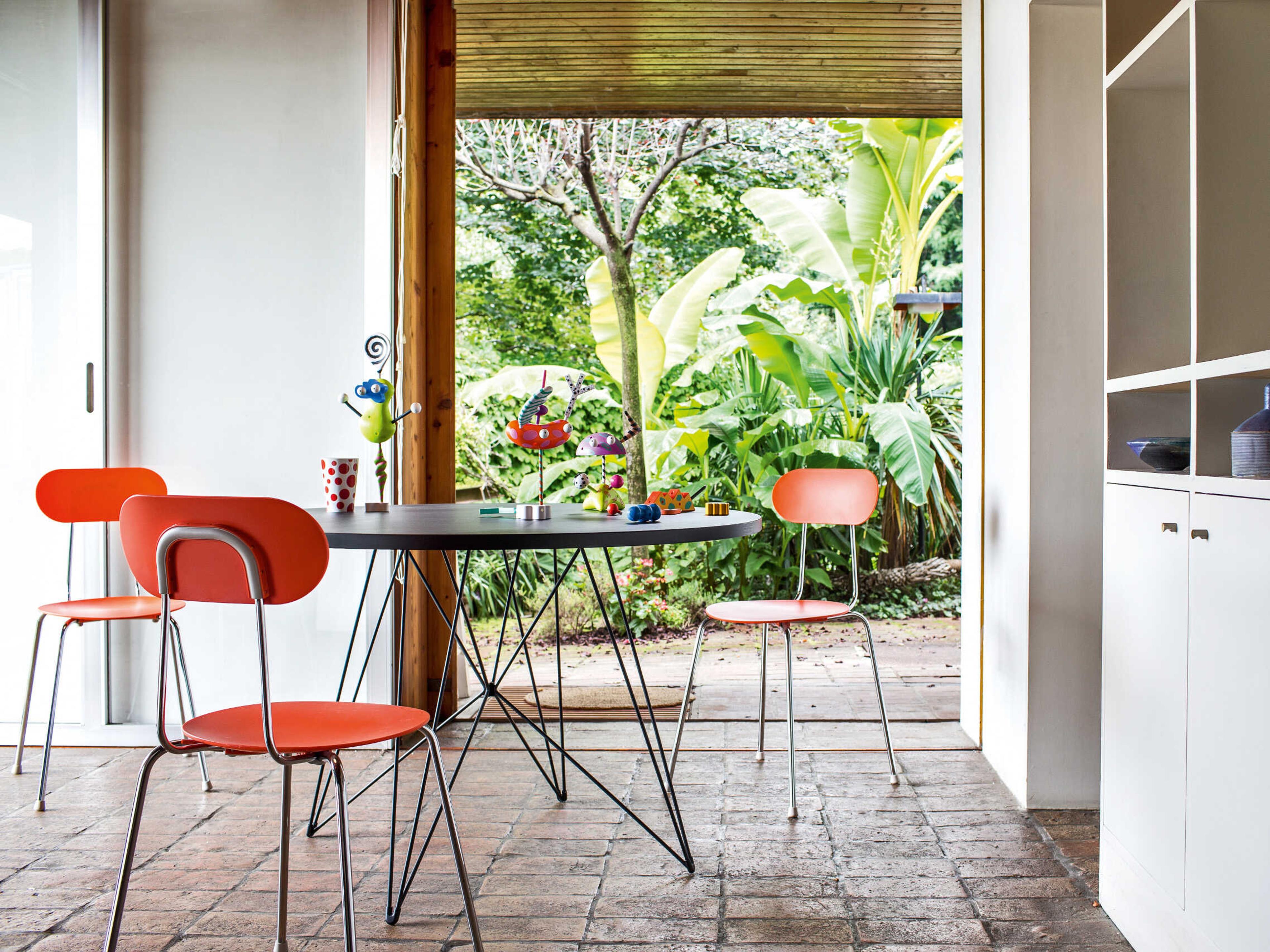 Magis Xz3 Round Wood Black Dining Table