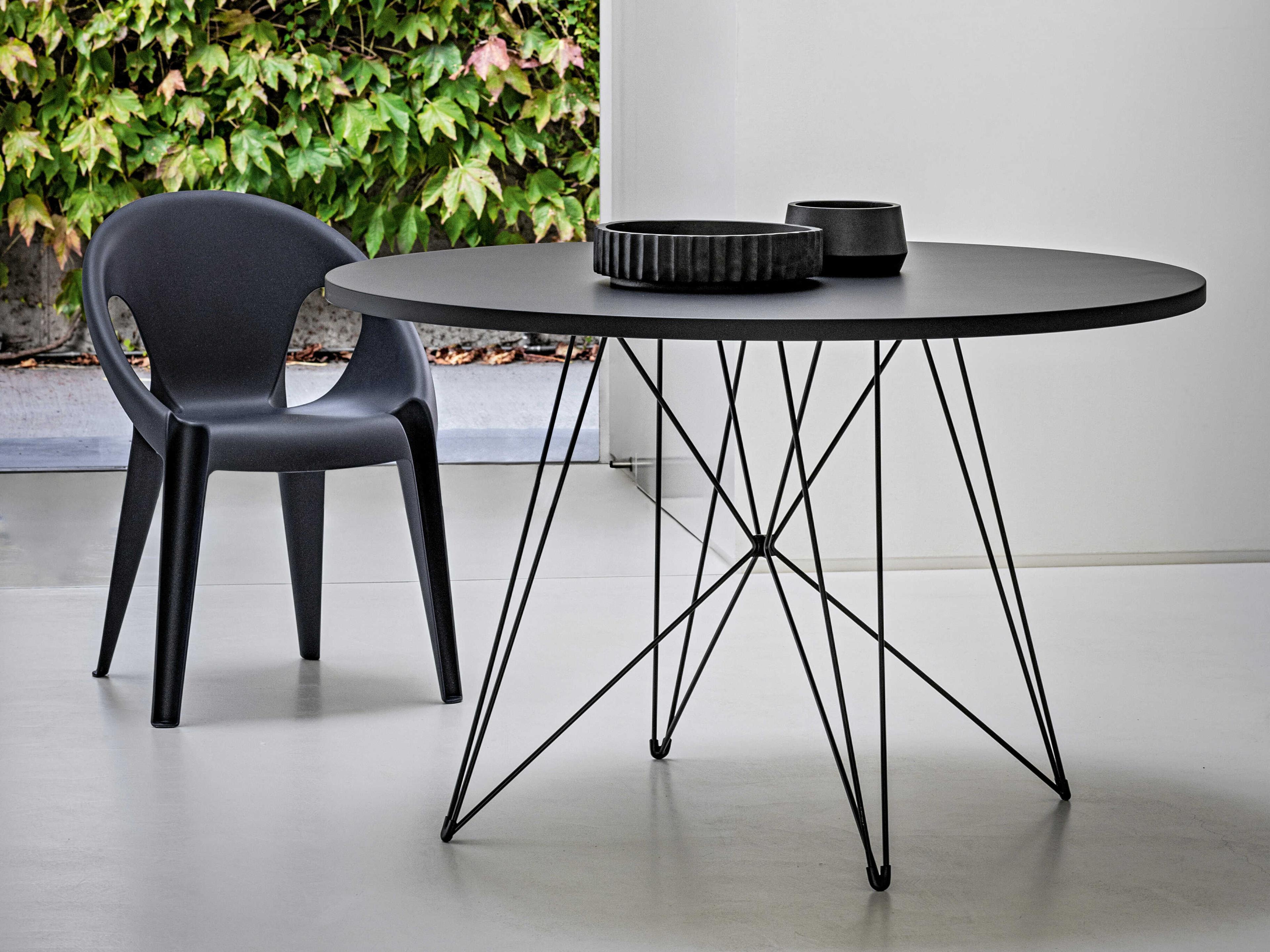 Magis Xz3 Round Wood Black Dining Table