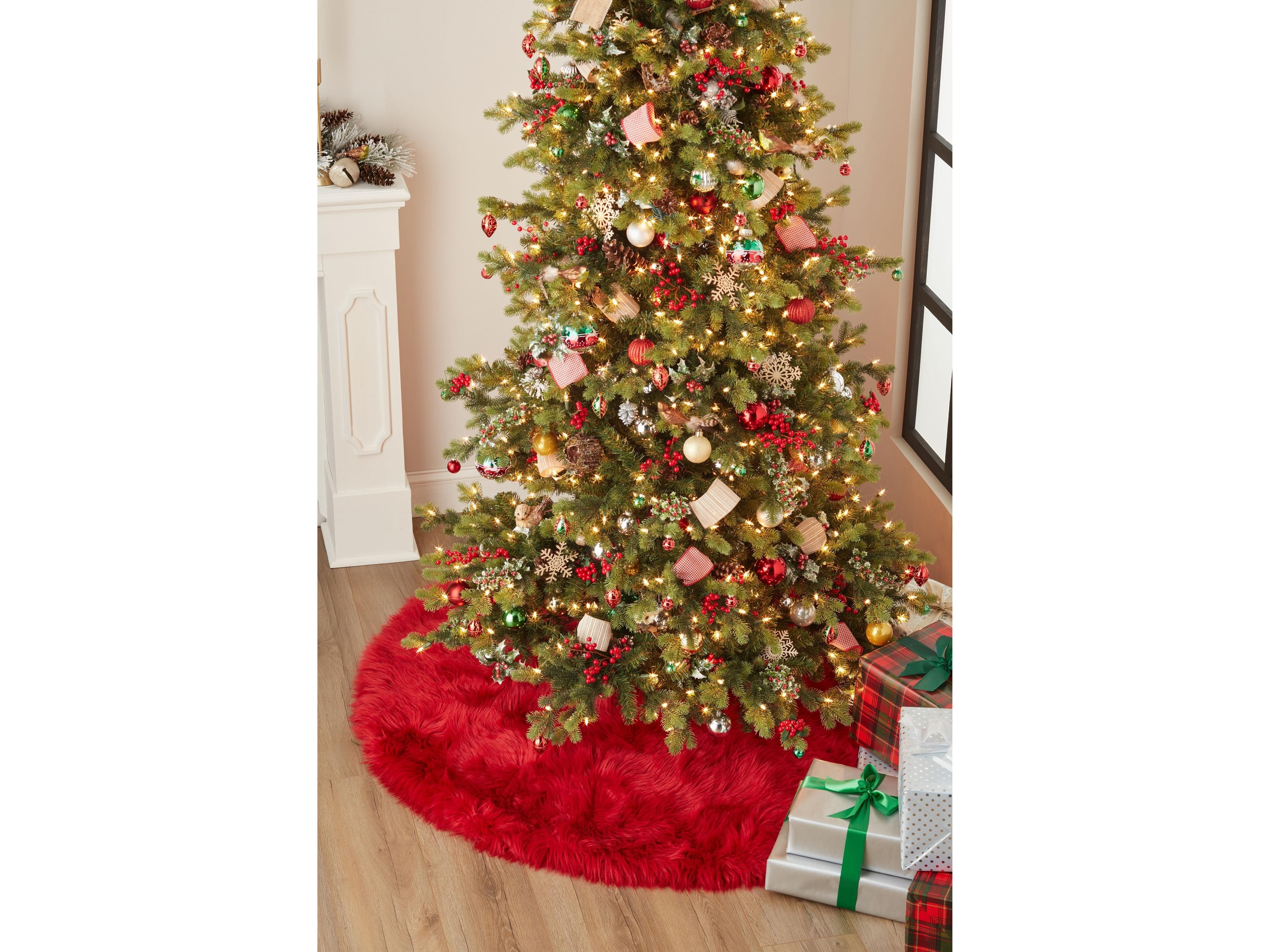 Momeni Red Furry Tree Skirt