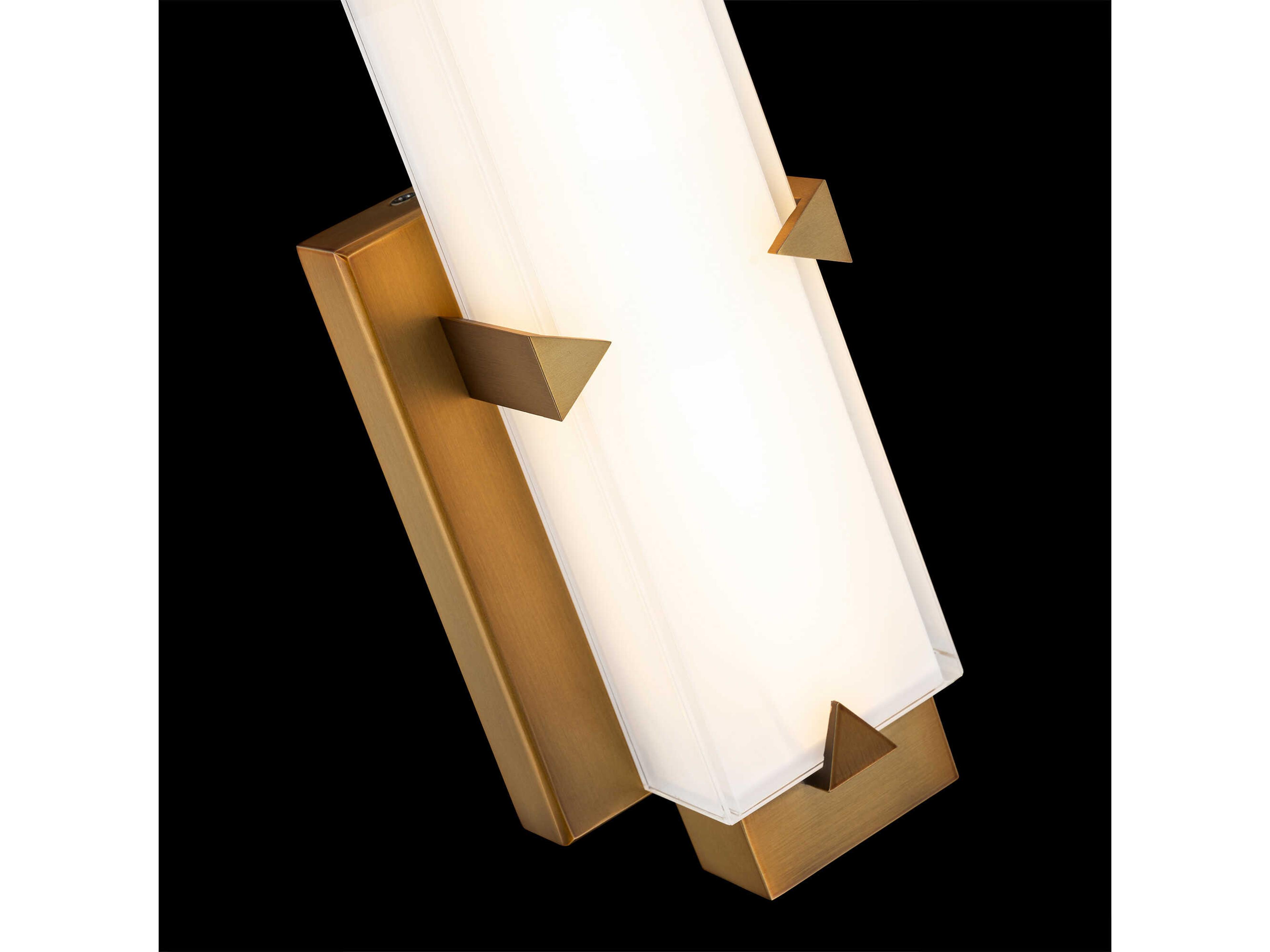 Modern Forms Carlisle 1-Light Aged Brass Wall Sconce