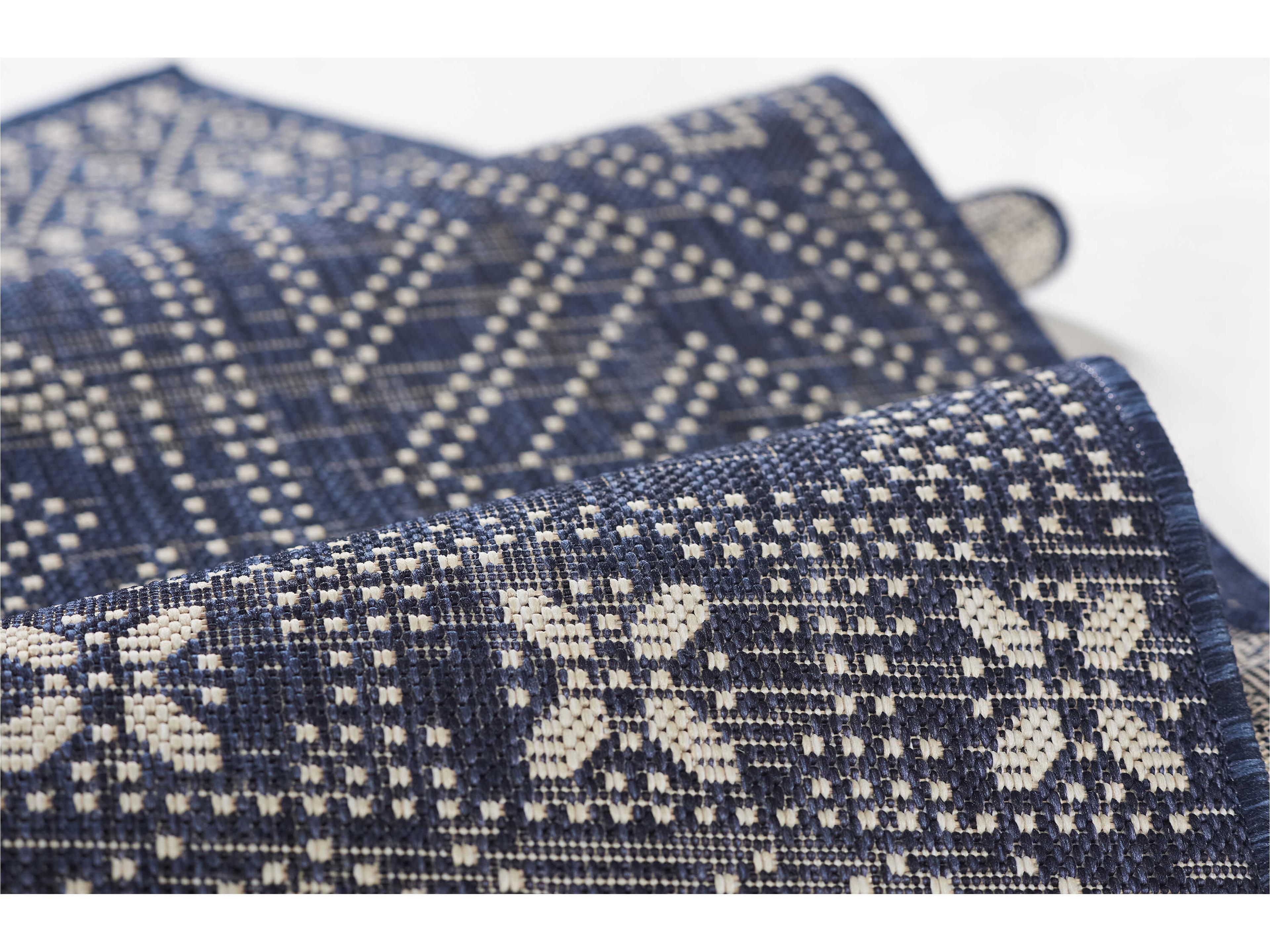 Momeni Riviera Bordered Area Rug