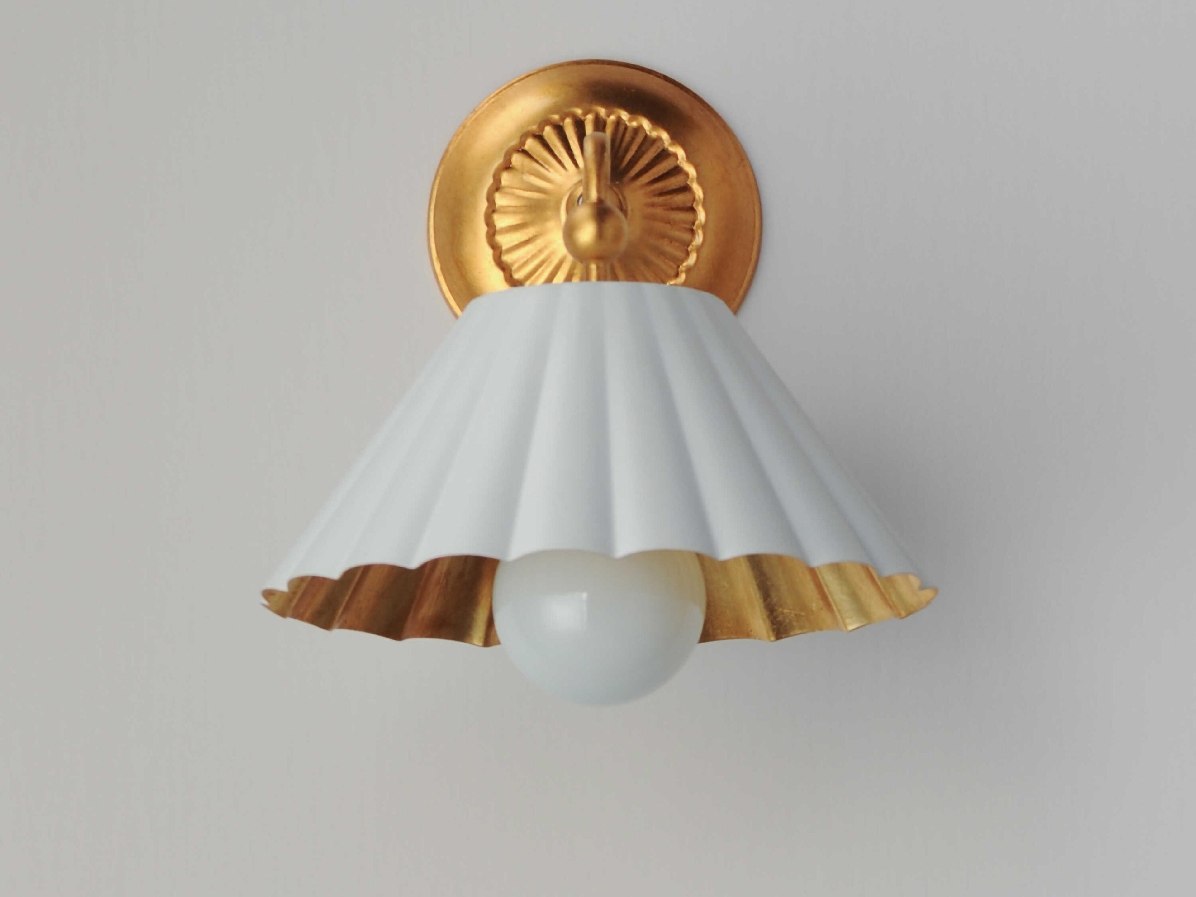 Maxim Lighting Primrose 1-Light Matte White Gold Leaf Wall Sconce