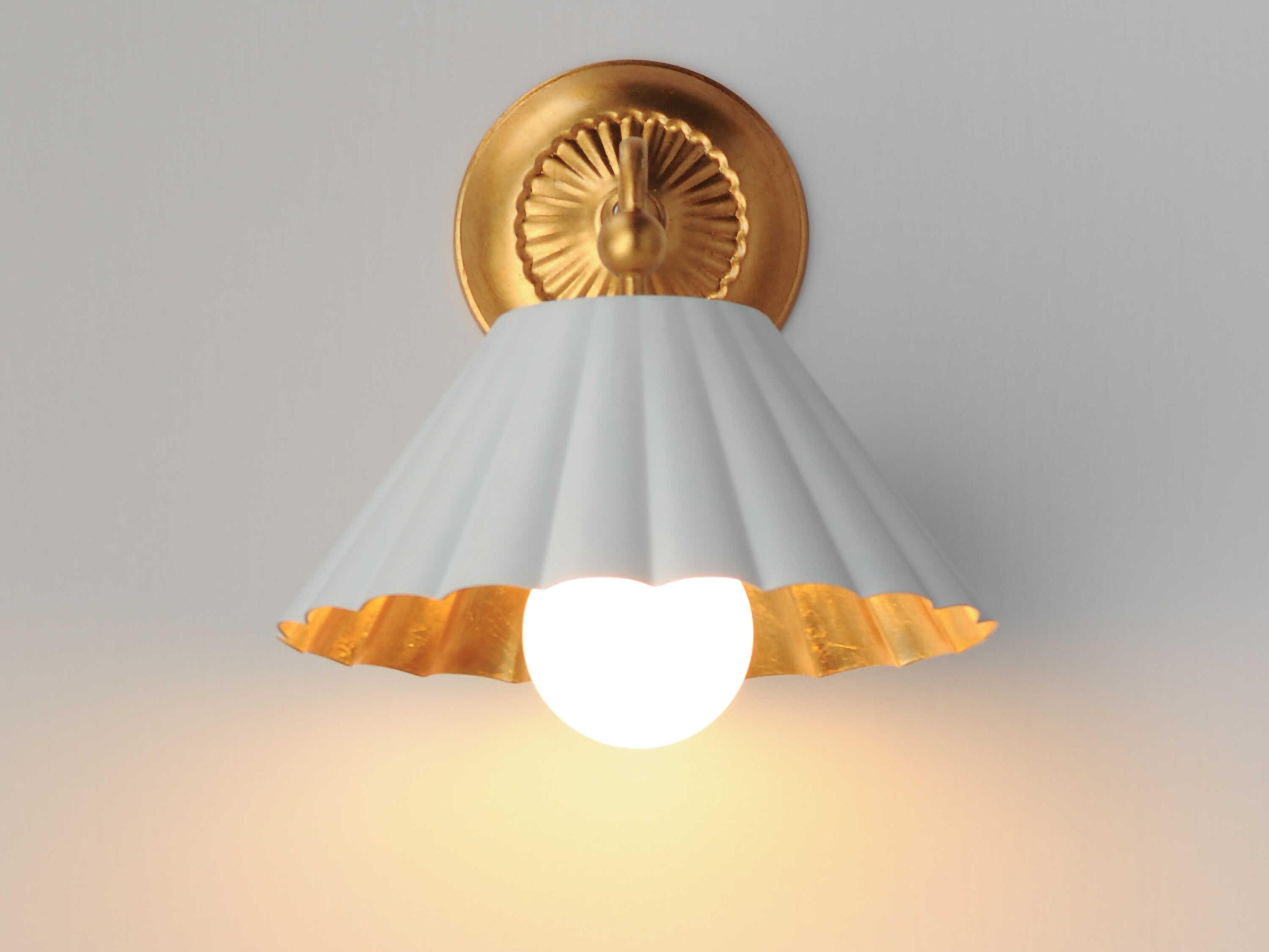 Maxim Lighting Primrose 1-Light Matte White Gold Leaf Wall Sconce