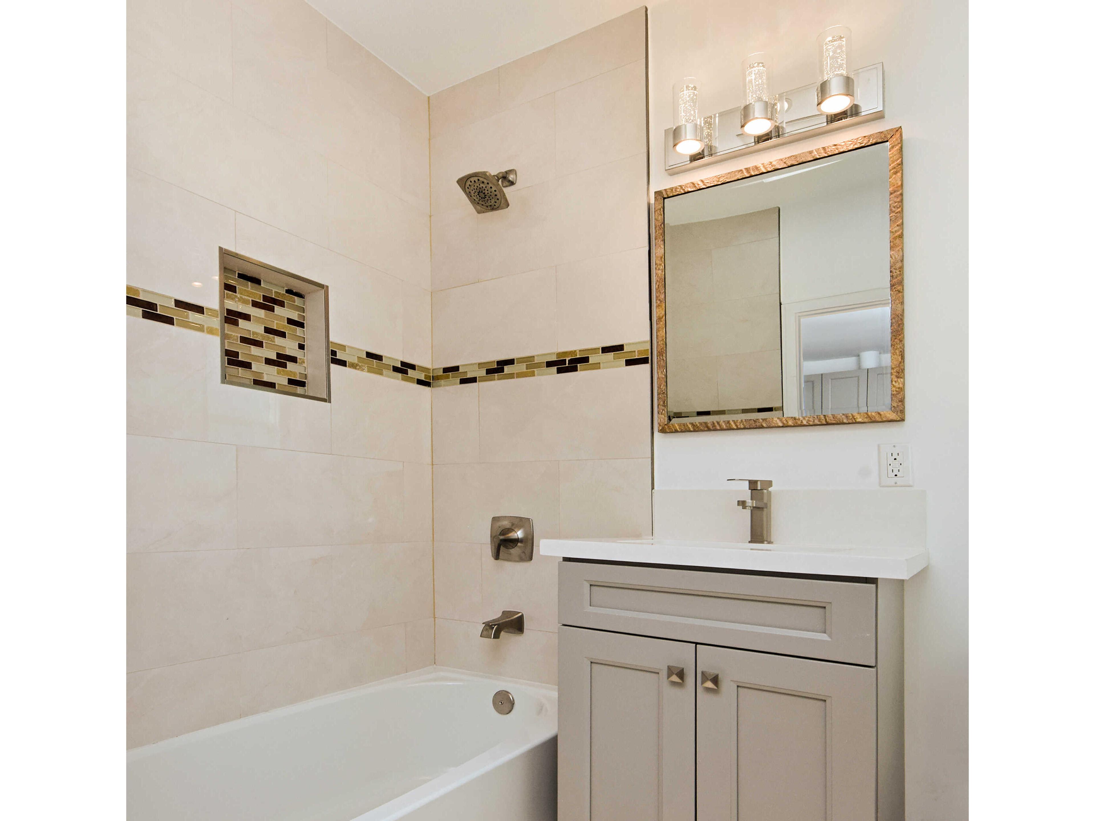 Maxim Lighting Sync 6-Light Polished Chrome Glass Vanity Light