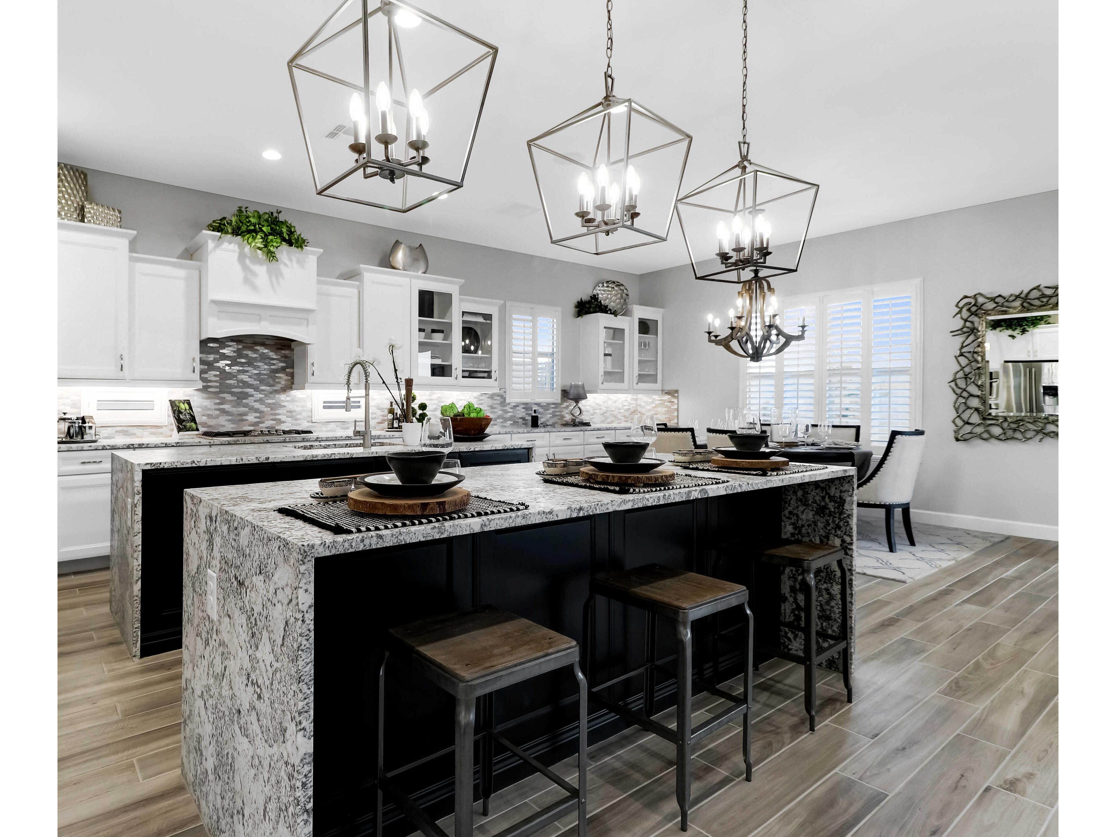 Maxim Lighting Abode 4-Light Textured Black Polished Nickel Candelabra Geometric Lantern Chandelier