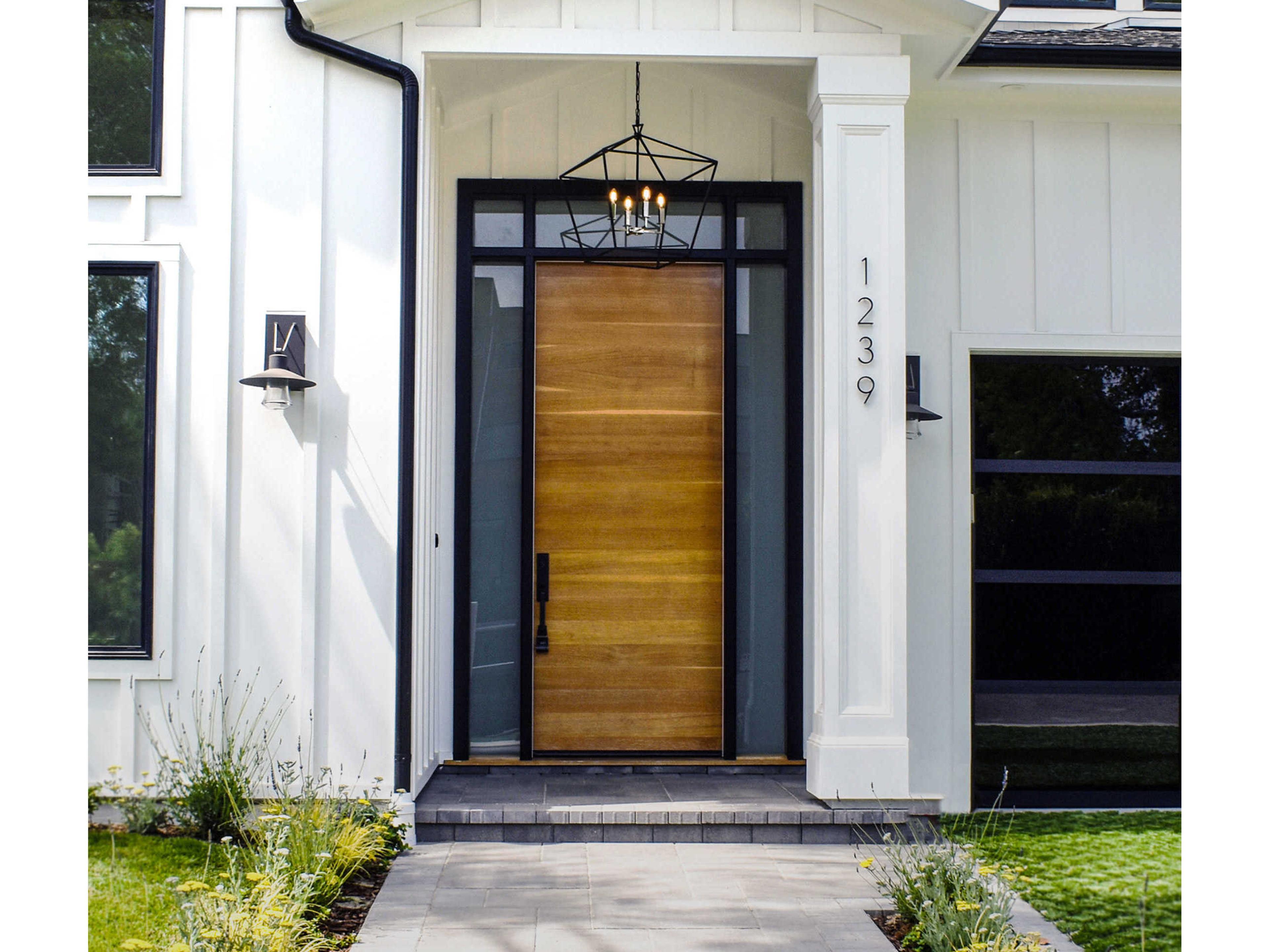 Maxim Lighting Abode 4-Light Textured Black Polished Nickel Candelabra Geometric Lantern Chandelier