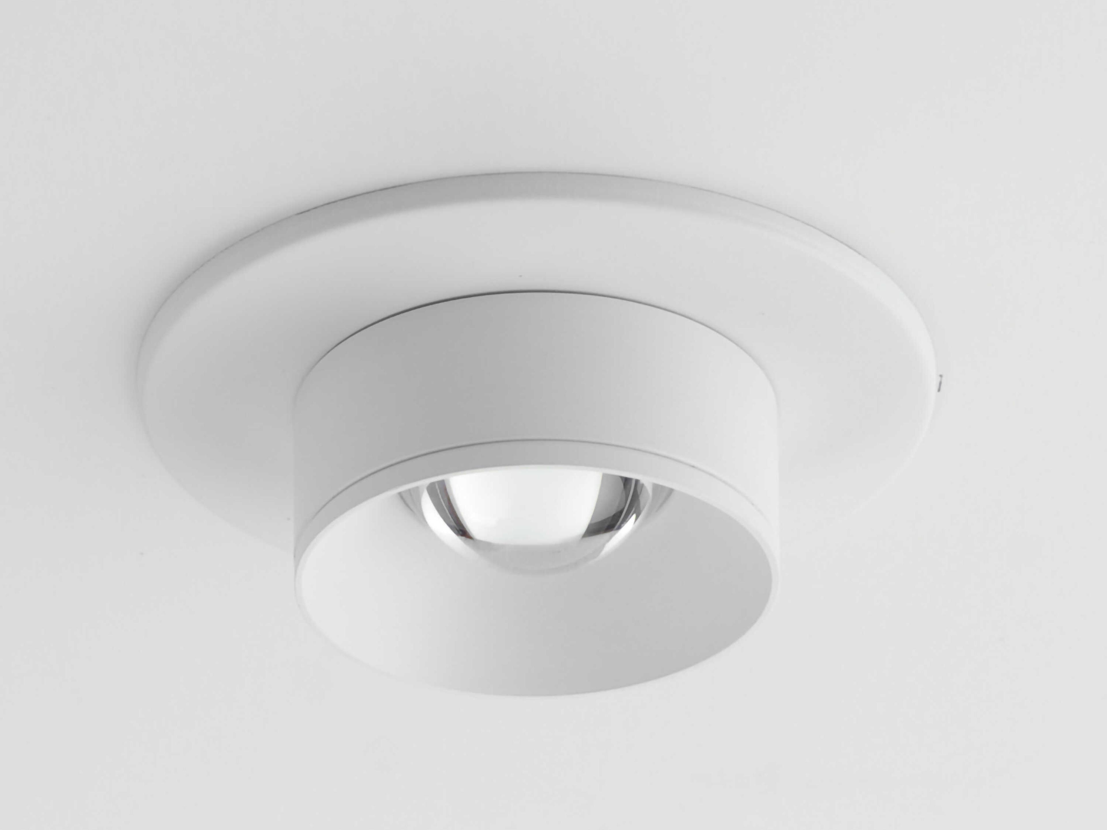 Maxim Lighting Caldera 1-Light White Round Flush Mount