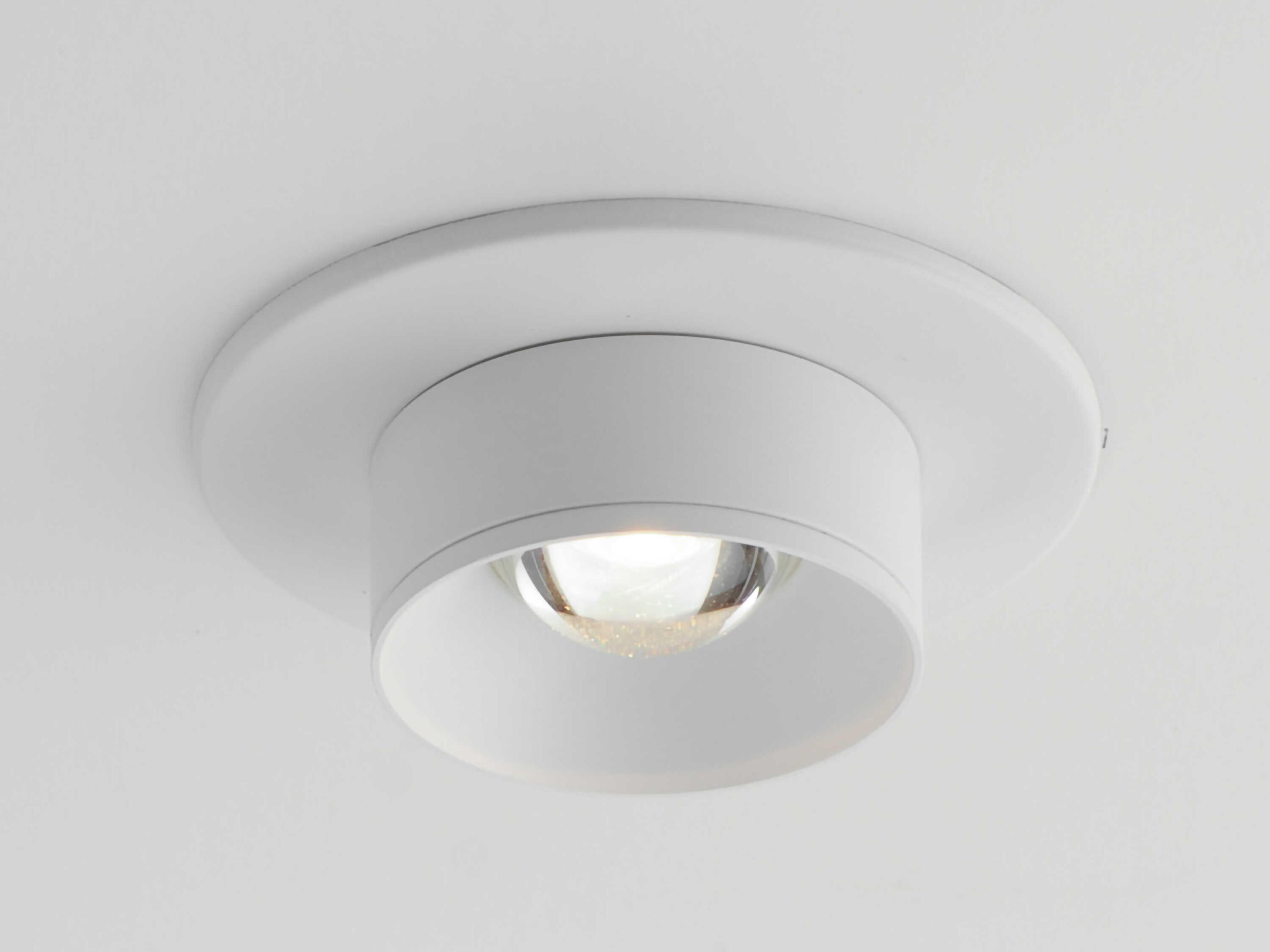 Maxim Lighting Caldera 1-Light White Round Flush Mount