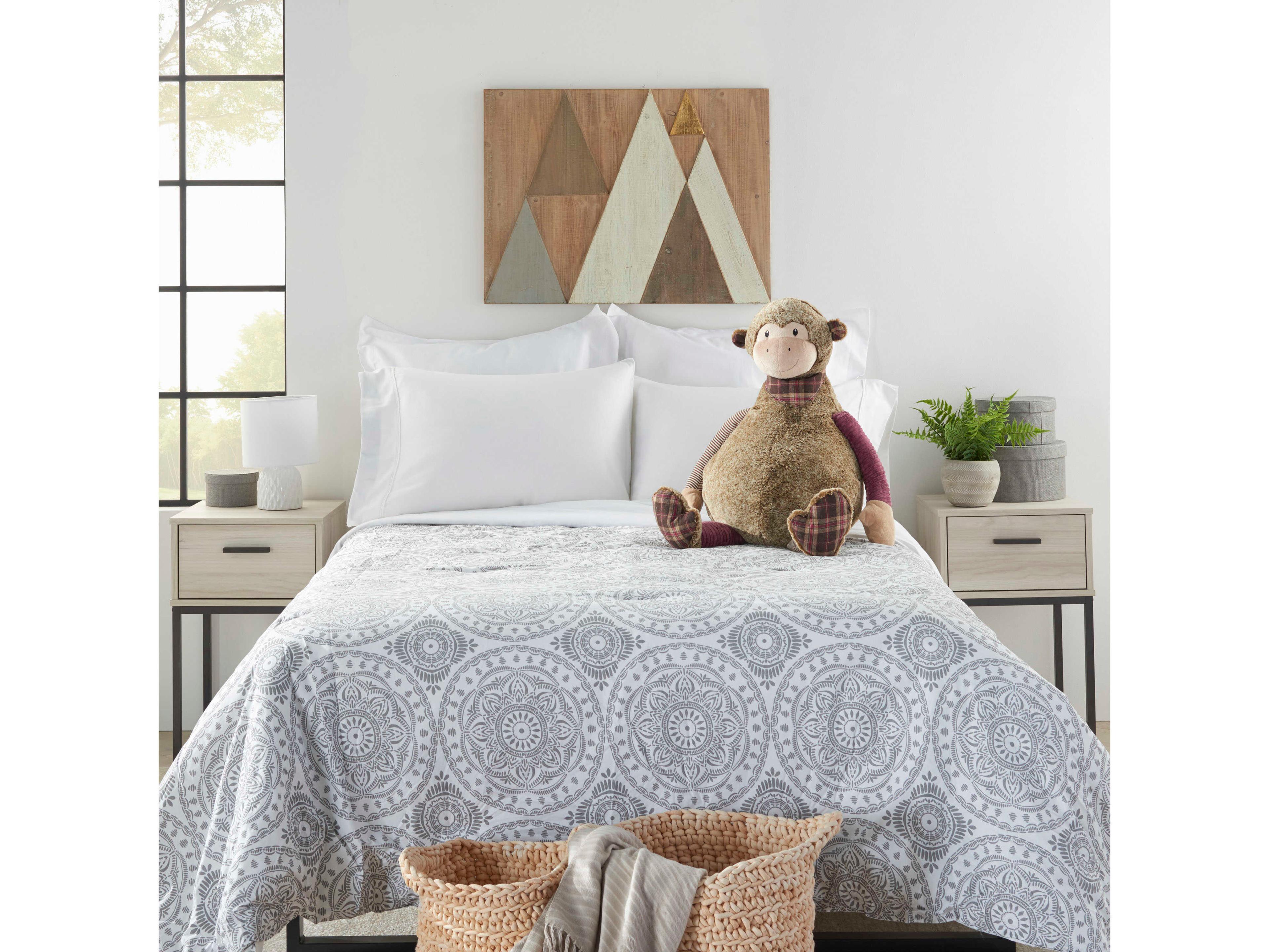 Nourison Mina Victory Plush Lines Monkey