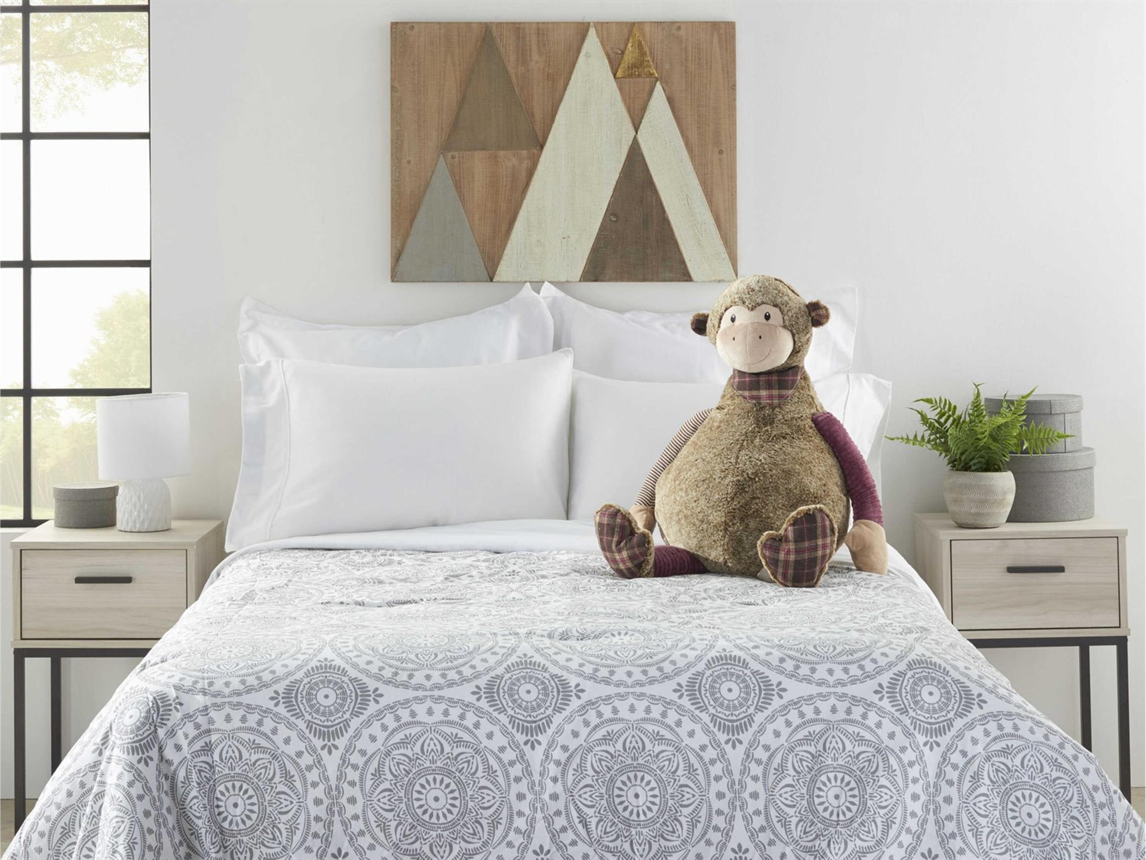 Nourison Mina Victory Plush Lines Monkey