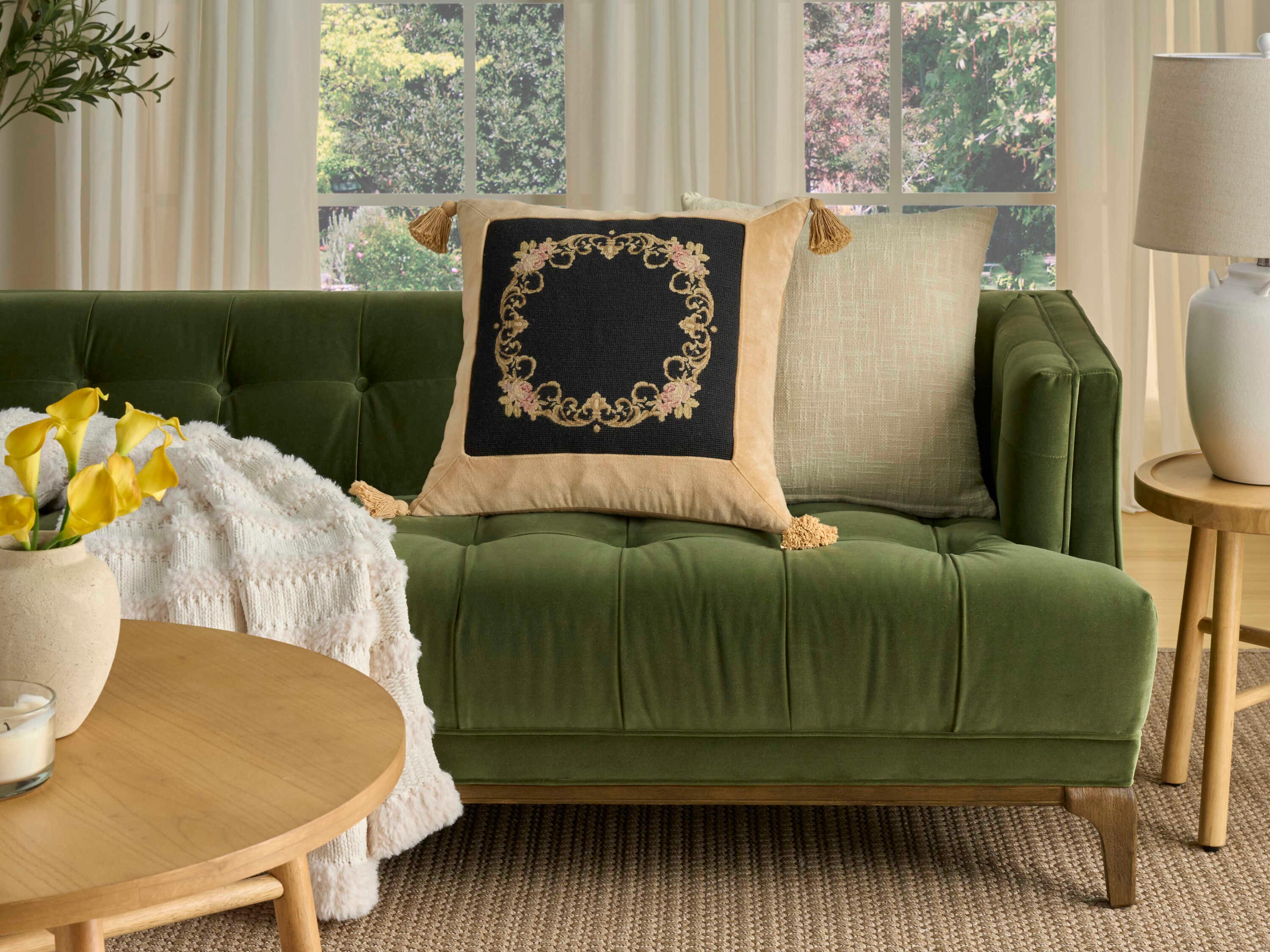 Nourison Mina Victory Vintage Floral Border 20" x 20" Black Pillow