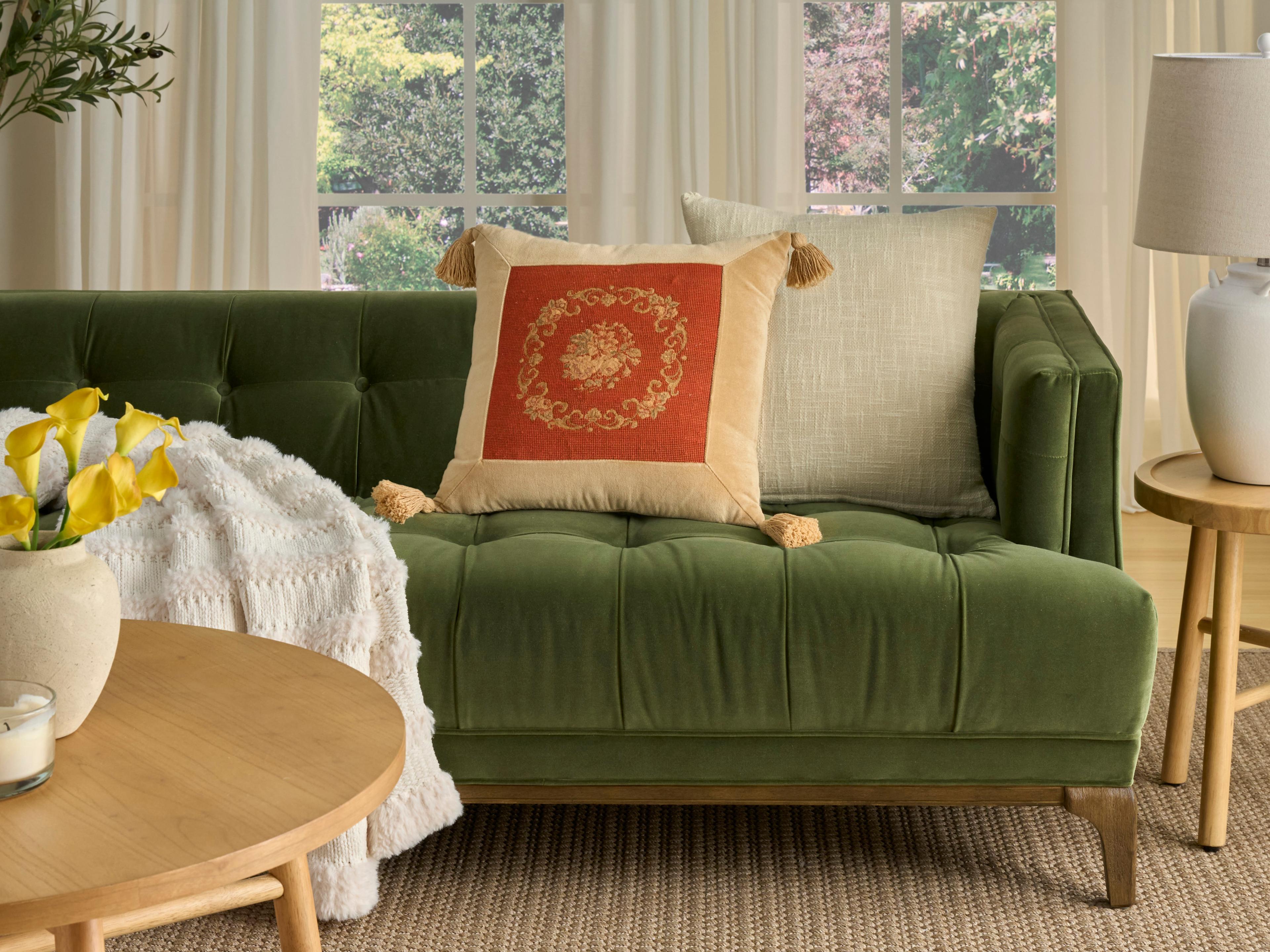 Nourison Mina Victory Vintage Floral Center 18" x 18" Rust Pillow