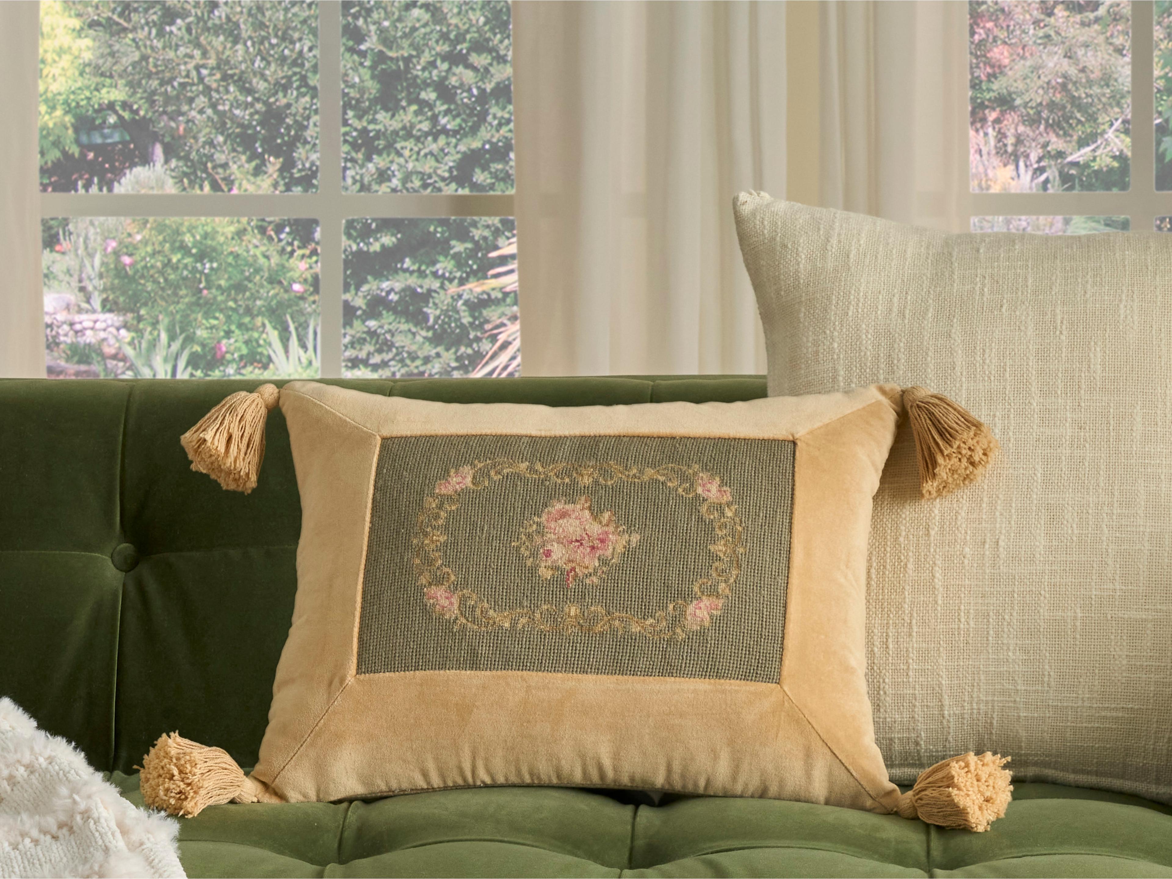 Nourison Mina Victory Vintage Oval Floral Border 14" x 18" Sage Pillow