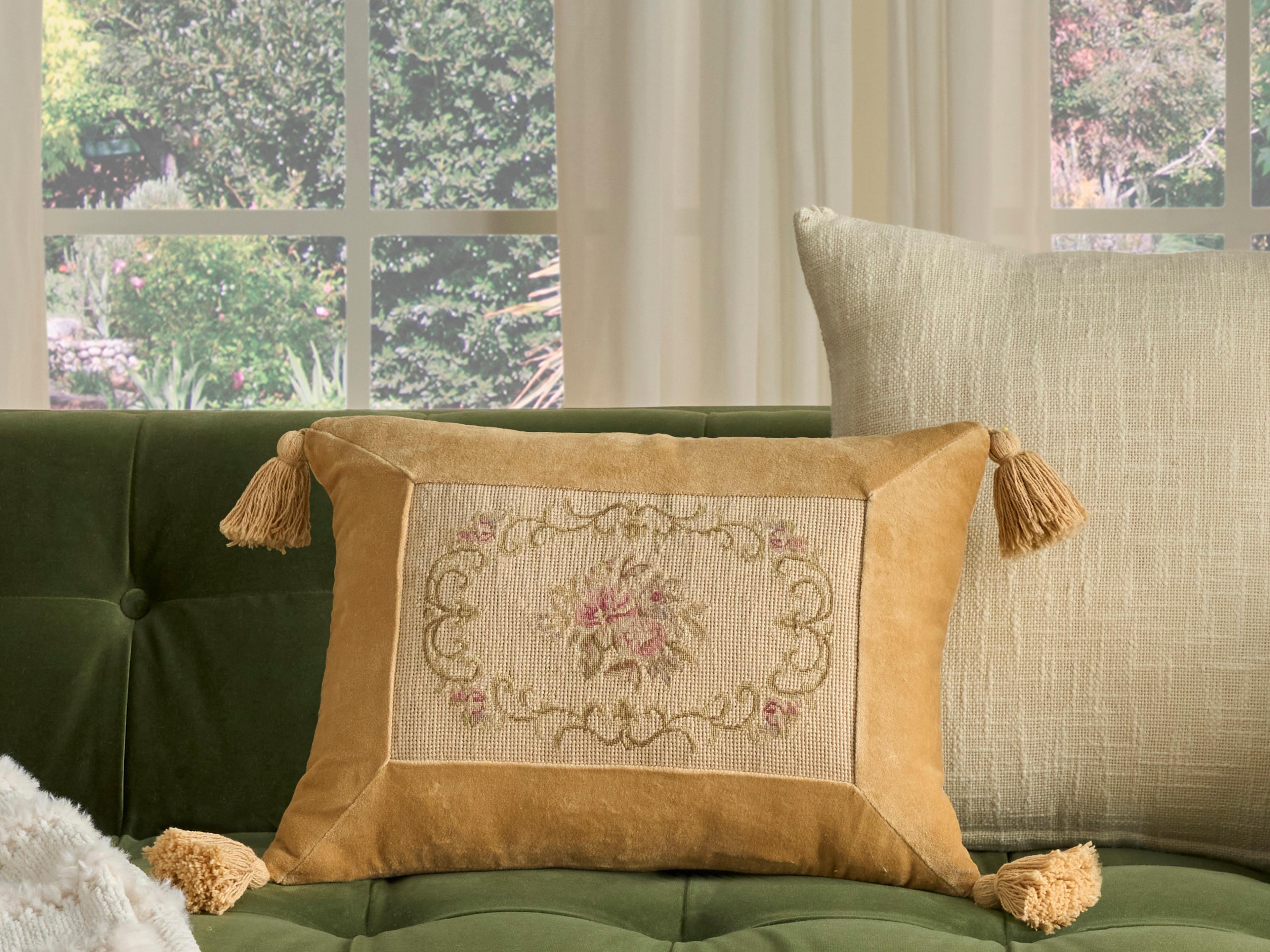 Nourison Mina Victory Vintage Oval Floral Border 14" x 18" Beige Pillow