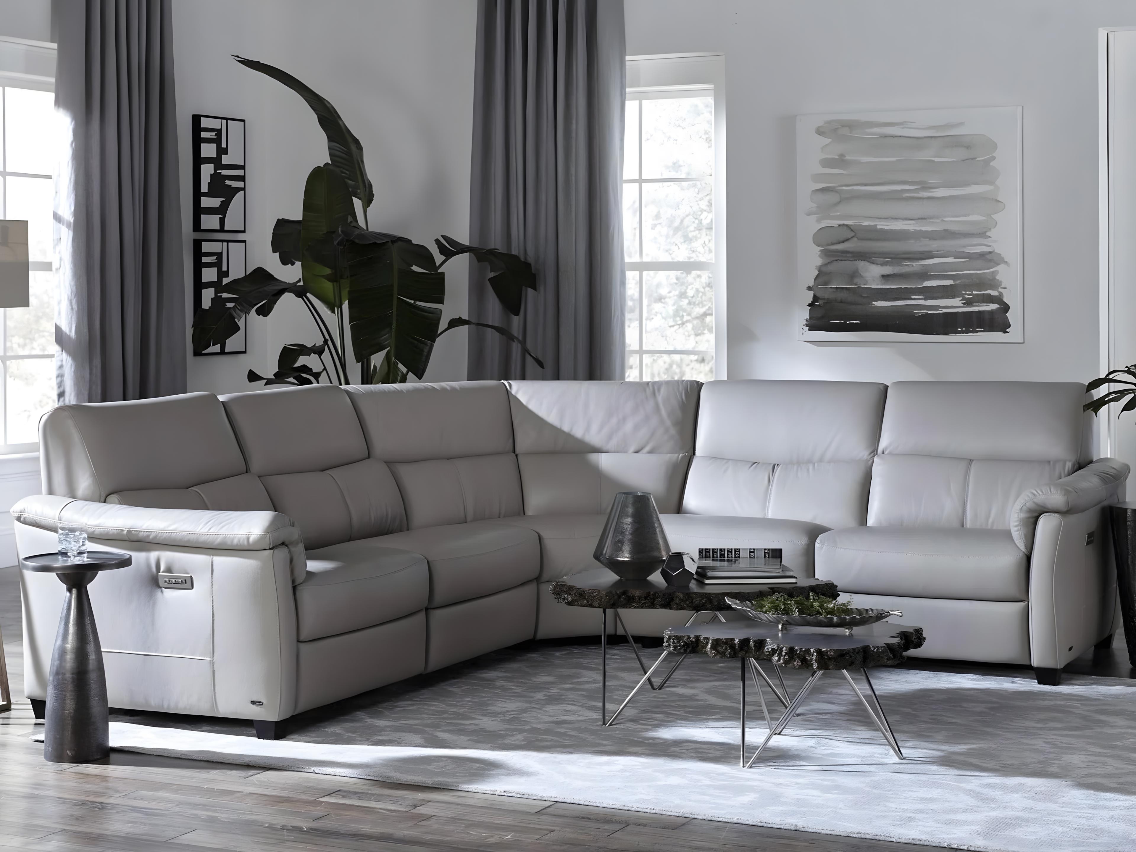 Astuzia Power Reclining Sectional Sofa