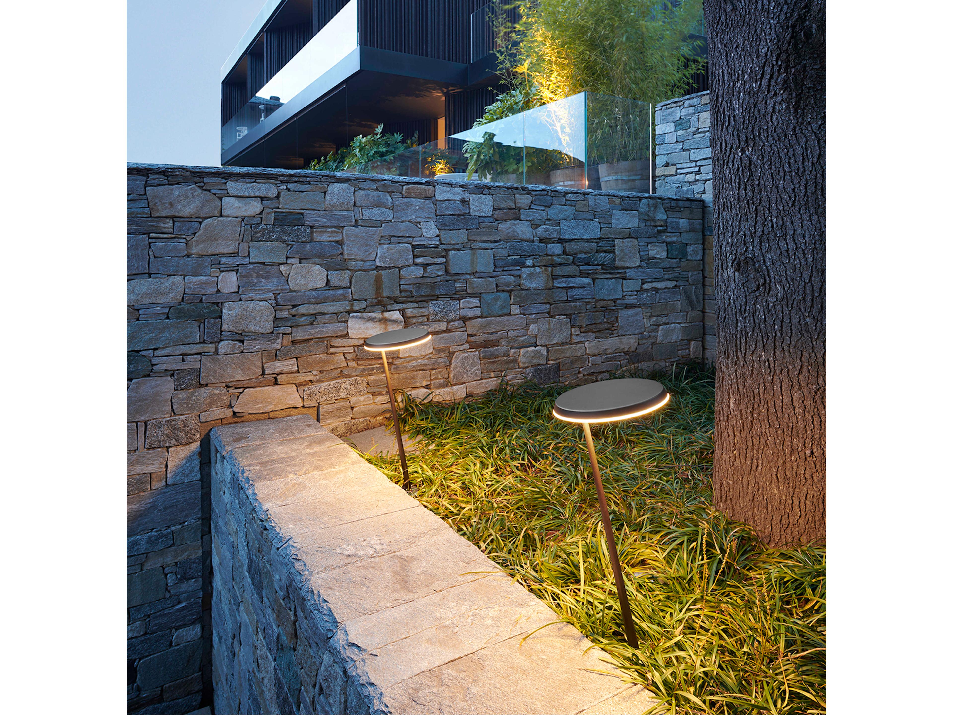 Oluce Amanita 1 - Light Outdoor Path Light