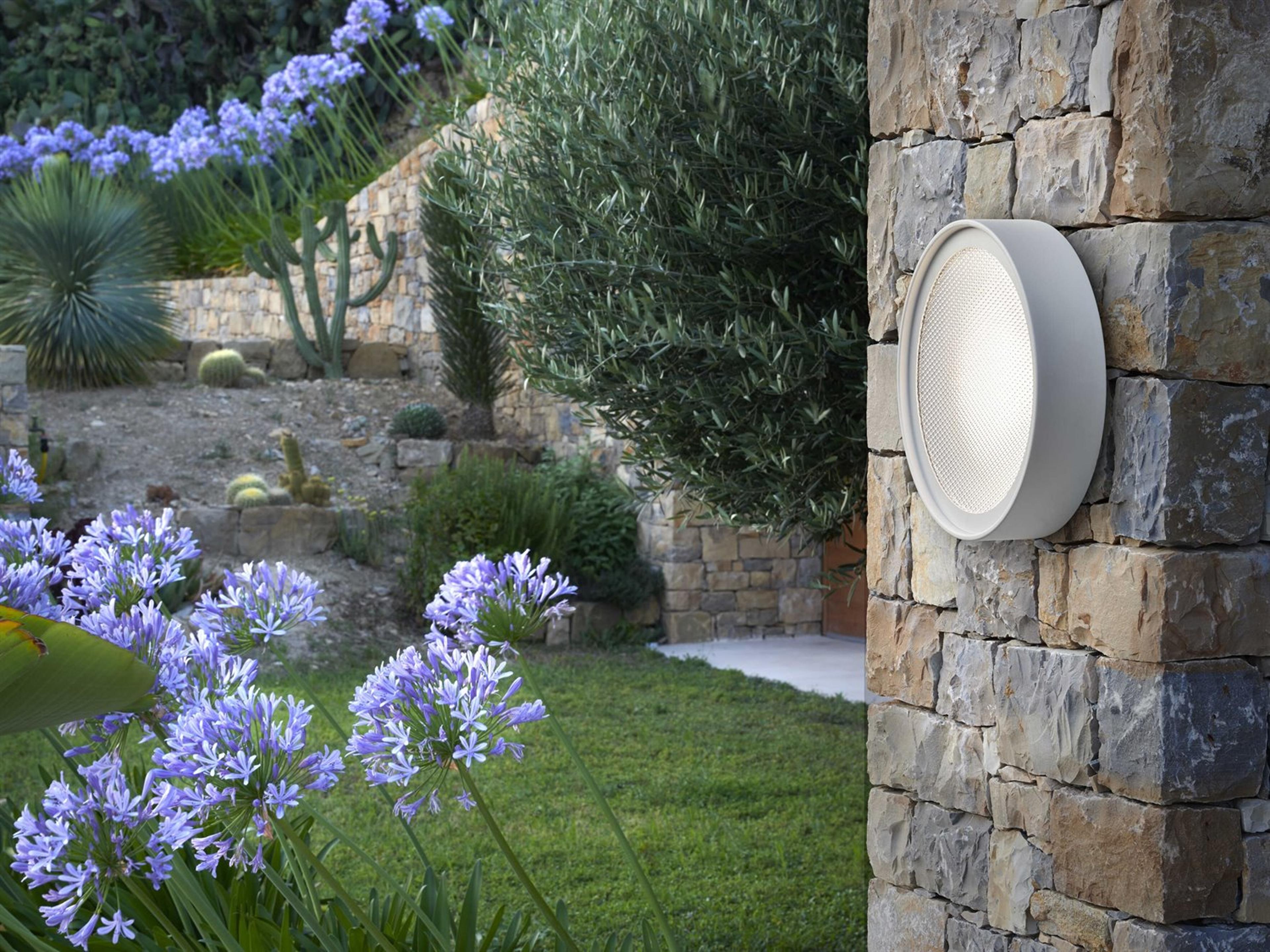 Oluce Berlin 1-Light Outdoor Wall Light
