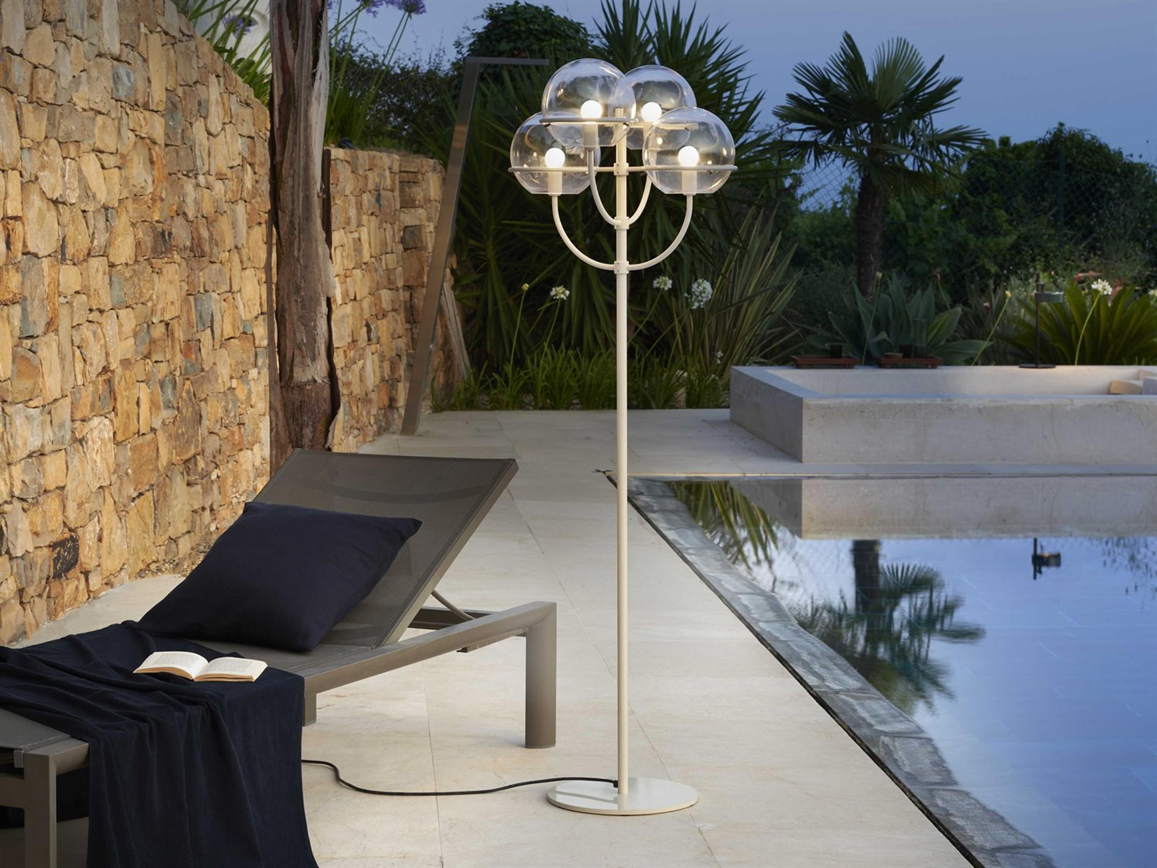 Oluce Lyndon 4-Light Outdoor Lamp