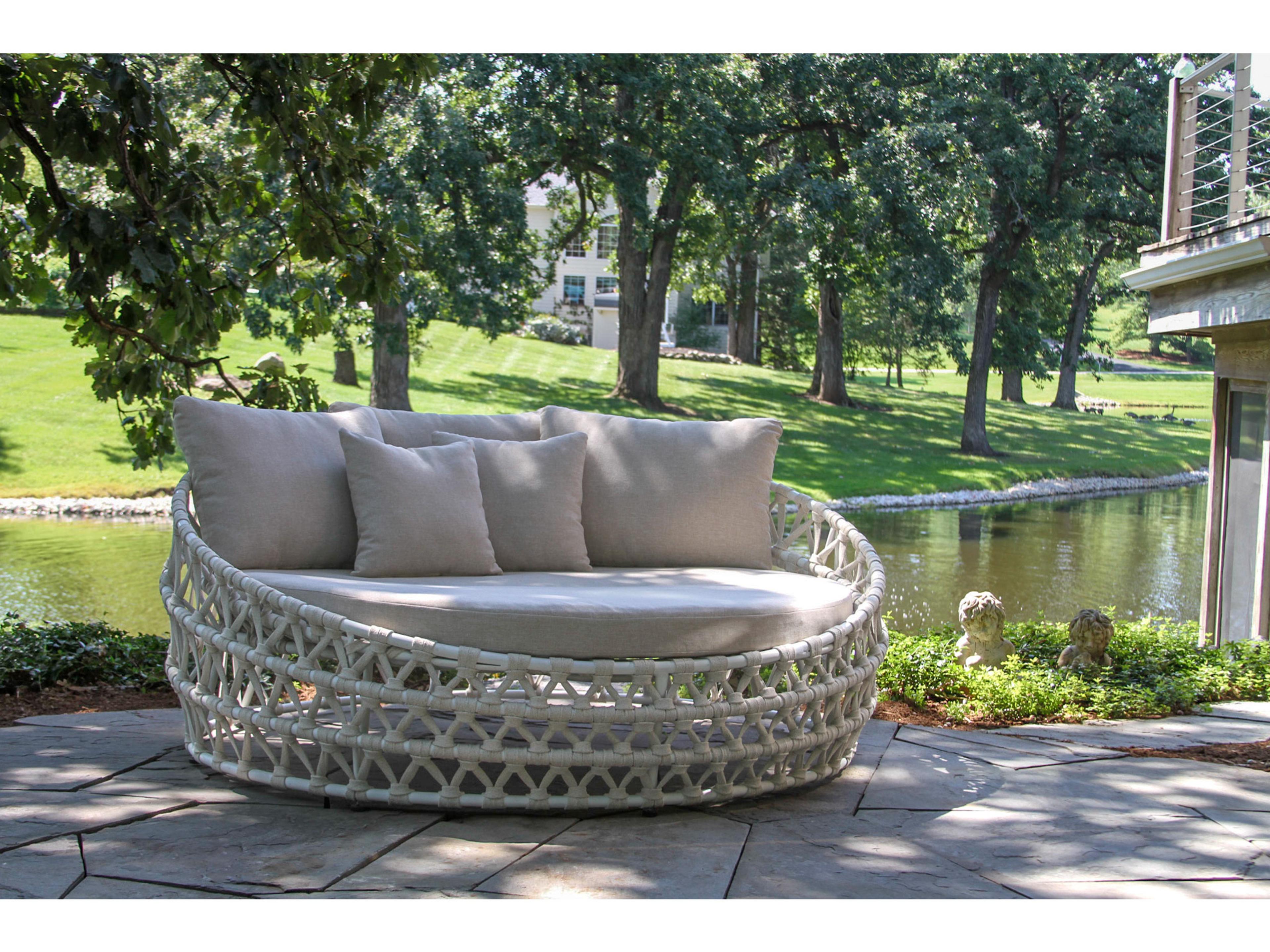 Outdoor Interiors Linen Rope Daybed w 5 Throw Pillows, 68" Dia.