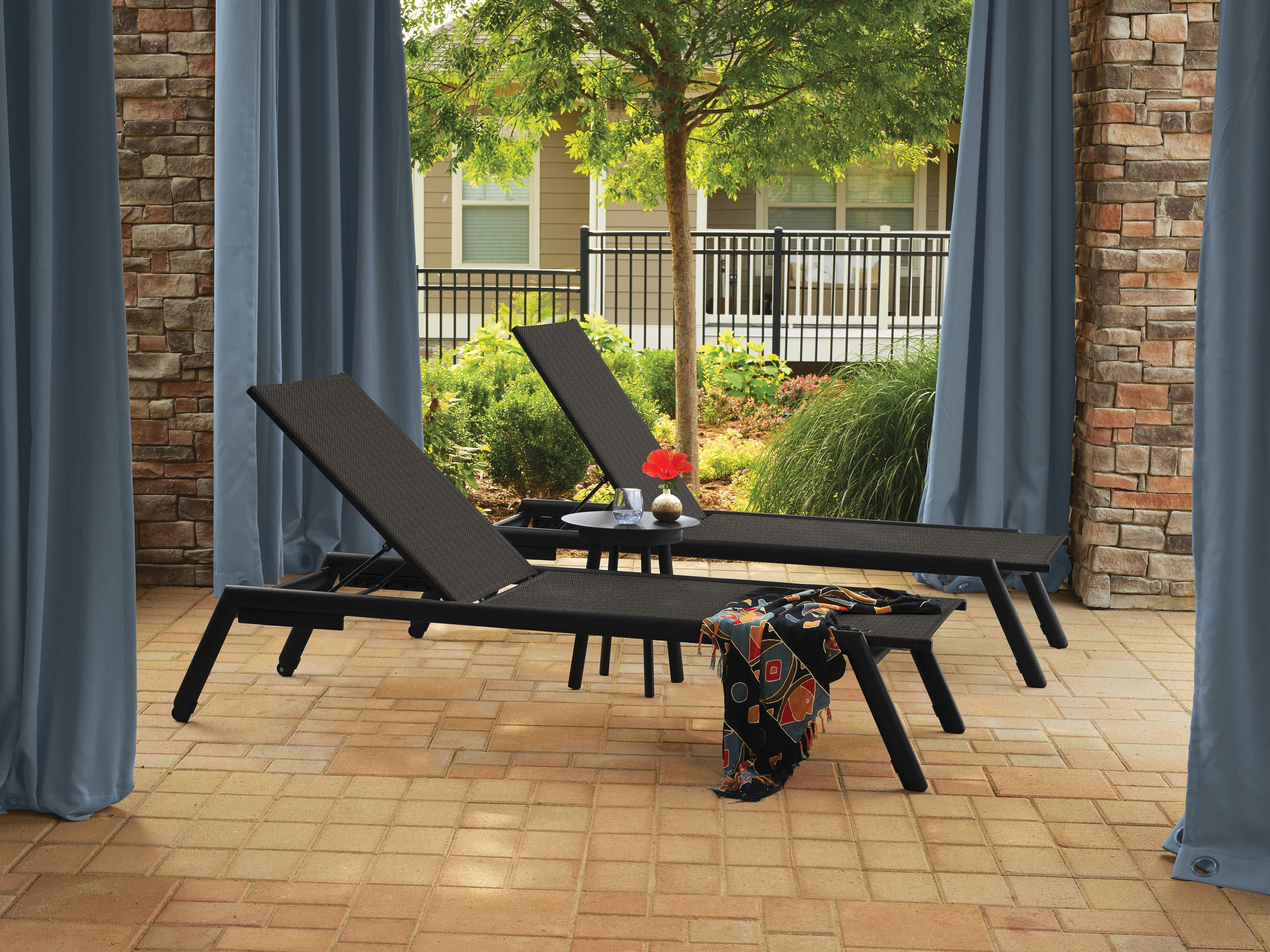 Oxford Garden Eiland Aluminum Sling Chaise Lounge Set of 2