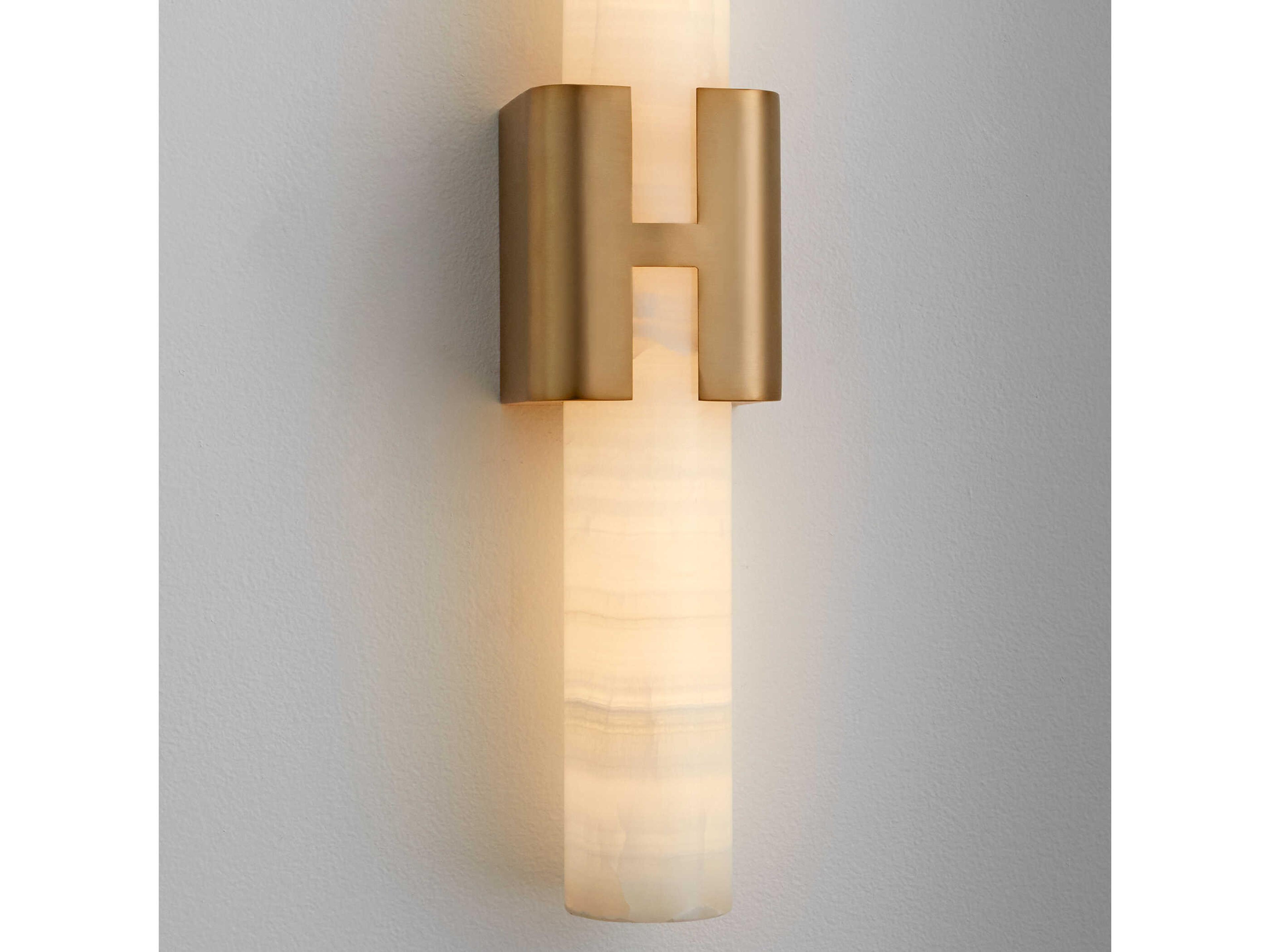 Oxygen by Quorum Virtue 1-Light Aged Brass Wall Sconce
