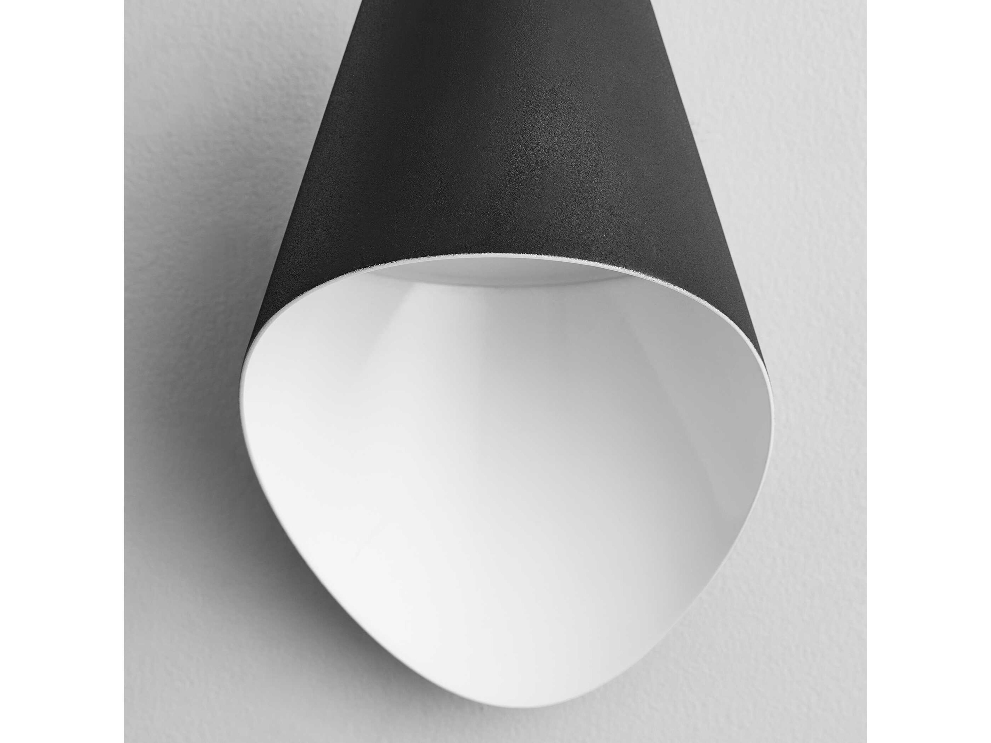 Oxygen by Quorum Lottie 1-Light Outdoor Wall Light