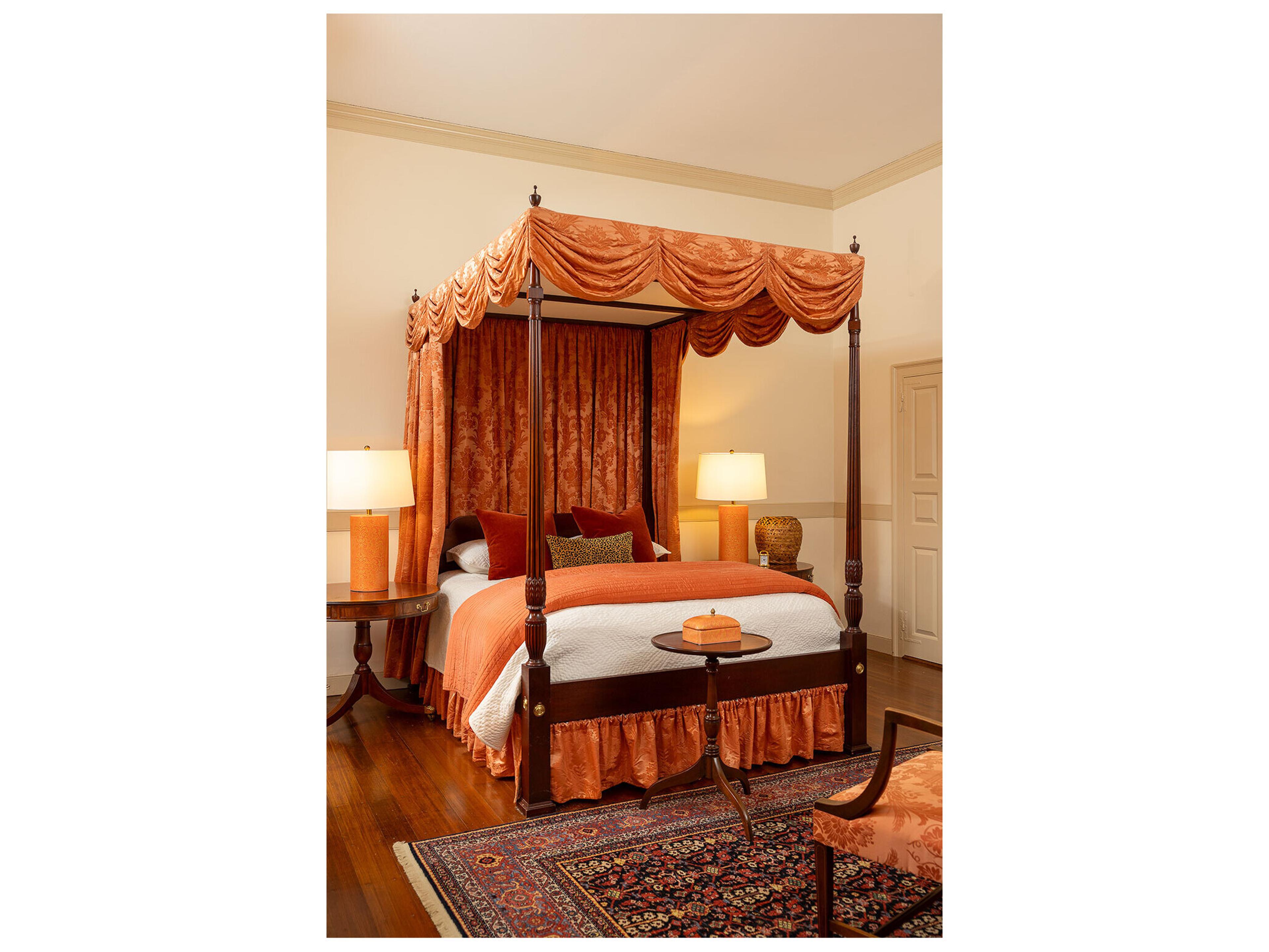 Port 68 Richmond Damask Coral Lamp