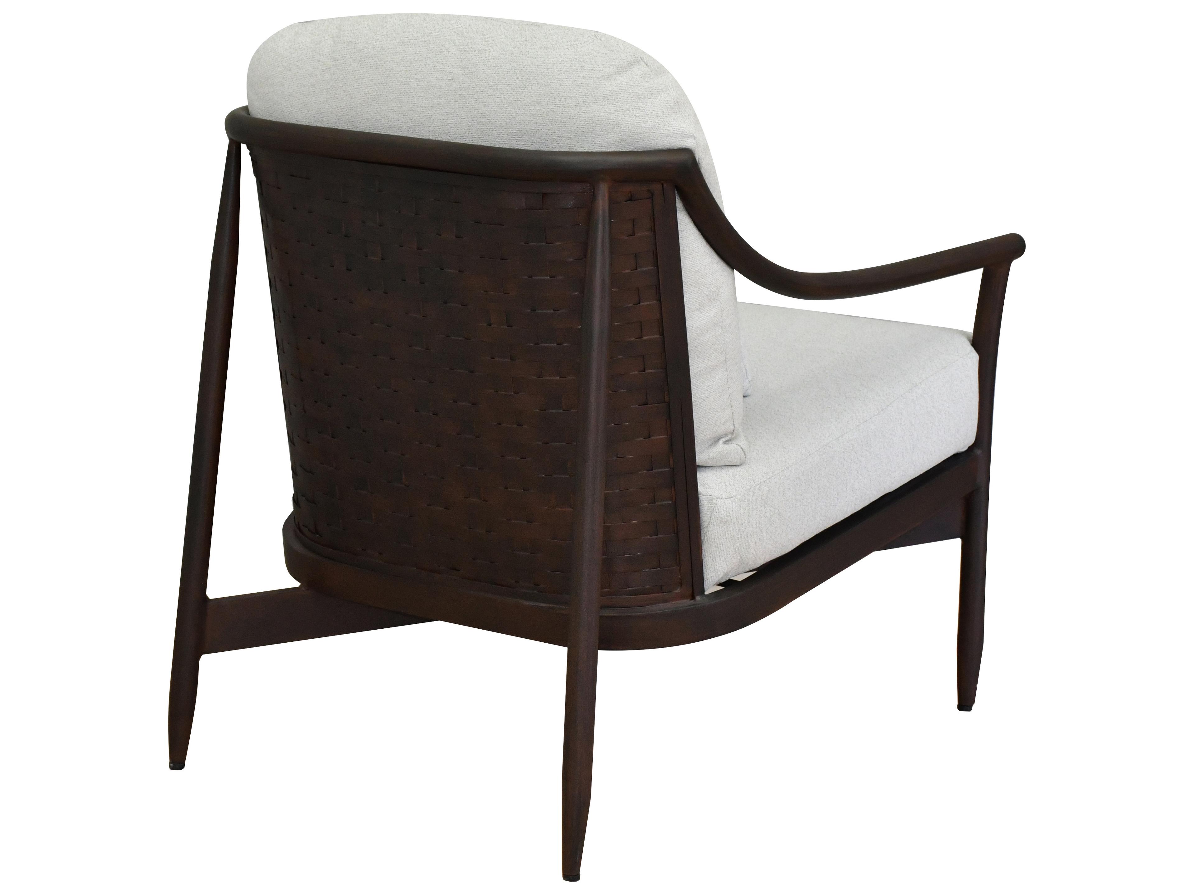 Castelle Larga Cushion Aluminum Outdoor Patio Lounge Chair with One Accent Pillow