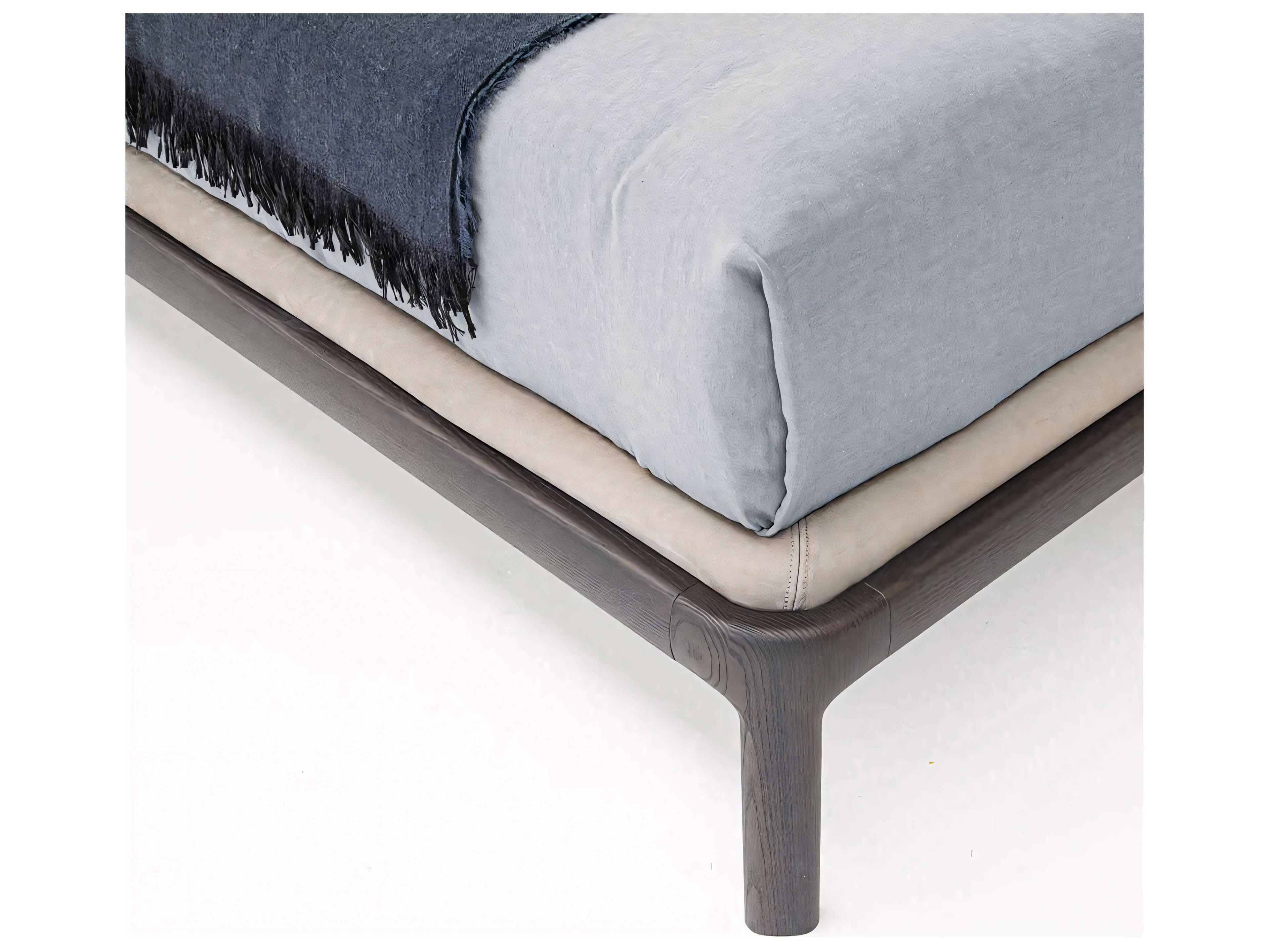 Pianca Fushimi Beige Solid Wood Upholstered King Platform Bed