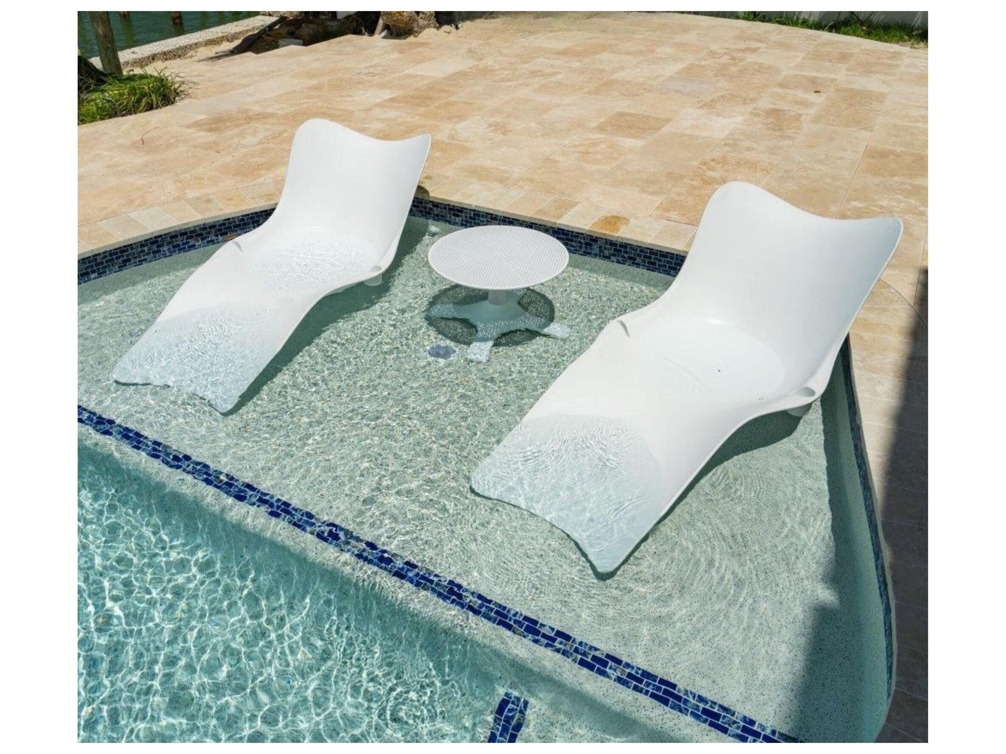Set of 2 Wave In-Pool Chaise Lounger with End Table